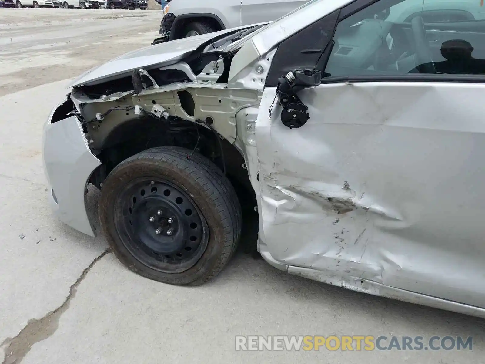 9 Photograph of a damaged car 2T1BURHE2KC208018 TOYOTA COROLLA 2019