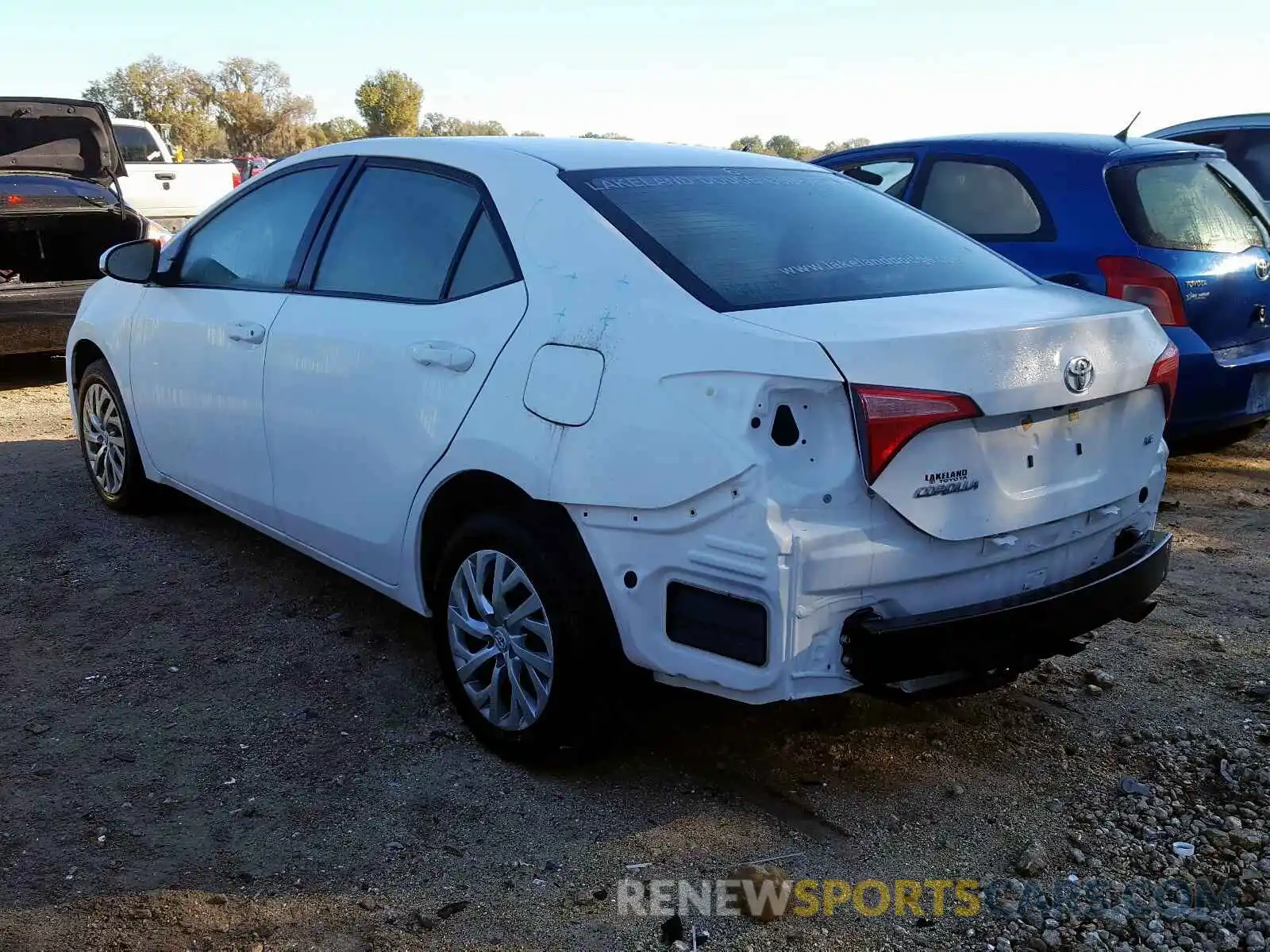 3 Photograph of a damaged car 2T1BURHE2KC208083 TOYOTA COROLLA 2019