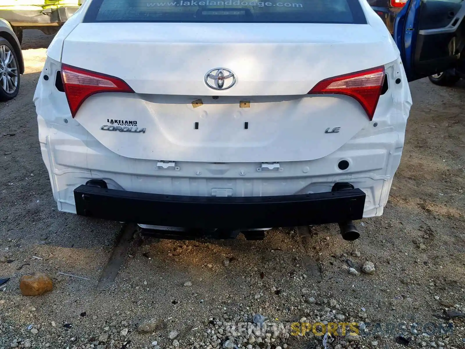 9 Фотография поврежденного автомобиля 2T1BURHE2KC208083 TOYOTA COROLLA 2019