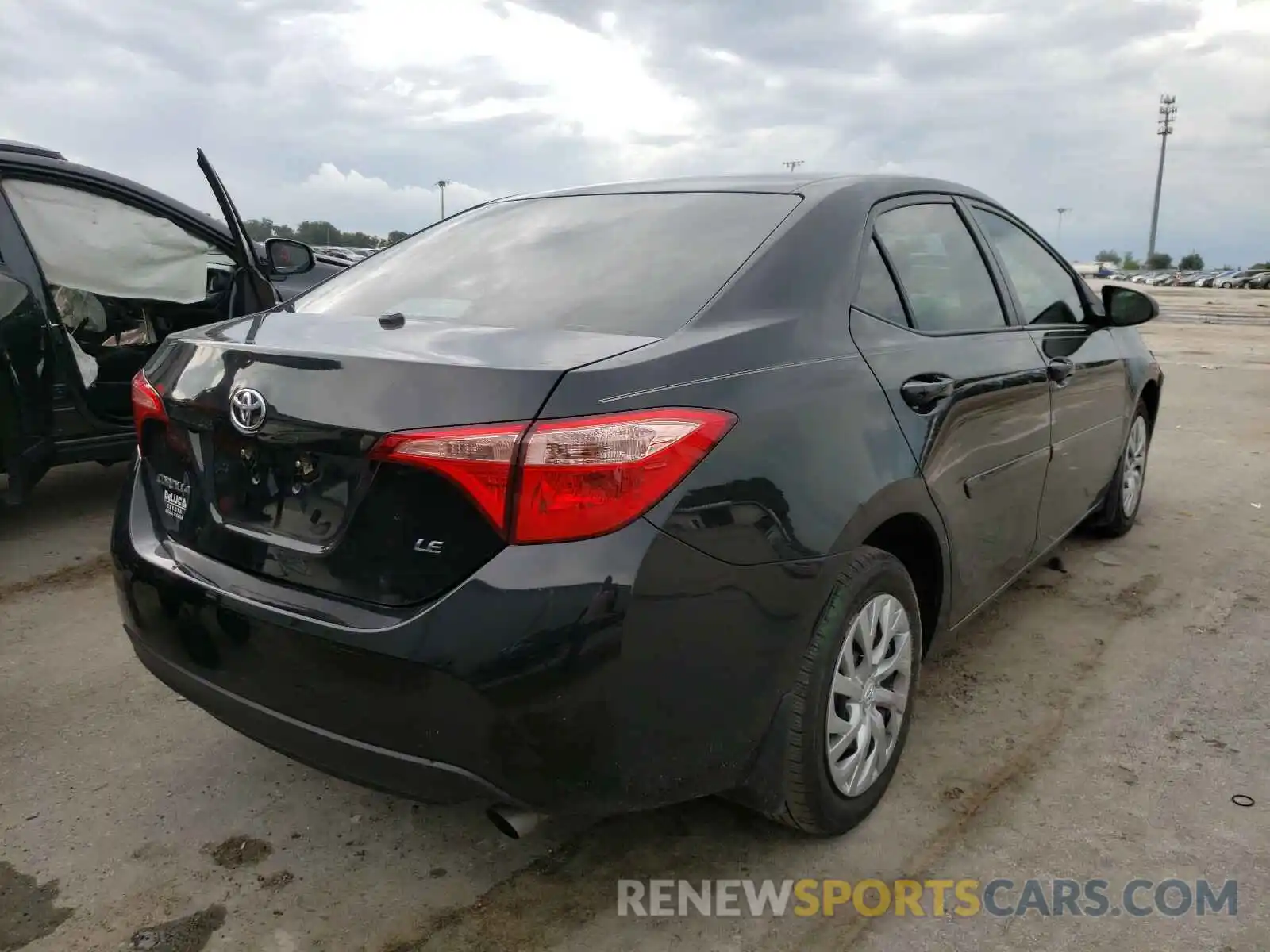 4 Photograph of a damaged car 2T1BURHE2KC210920 TOYOTA COROLLA 2019