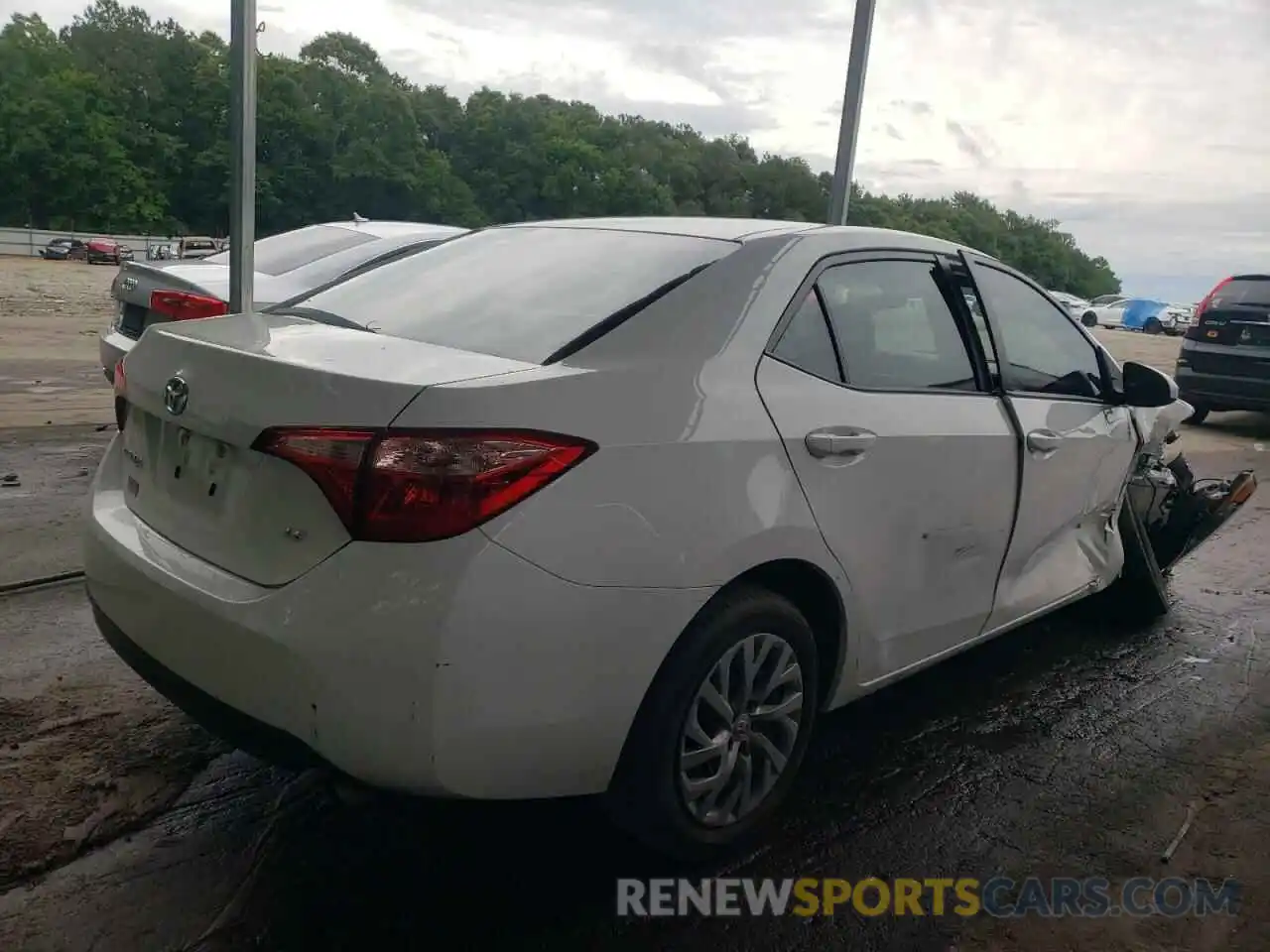 4 Photograph of a damaged car 2T1BURHE2KC211470 TOYOTA COROLLA 2019