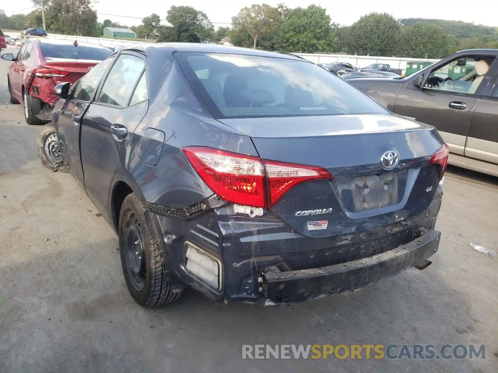 3 Photograph of a damaged car 2T1BURHE2KC212327 TOYOTA COROLLA 2019