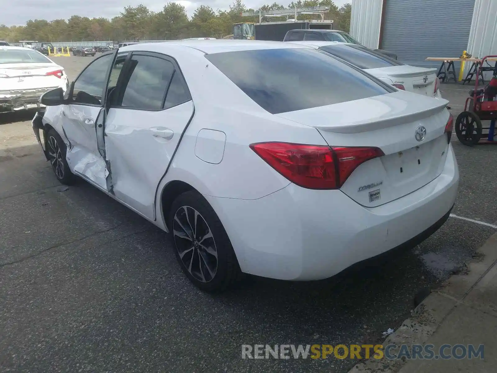 3 Photograph of a damaged car 2T1BURHE2KC213154 TOYOTA COROLLA 2019