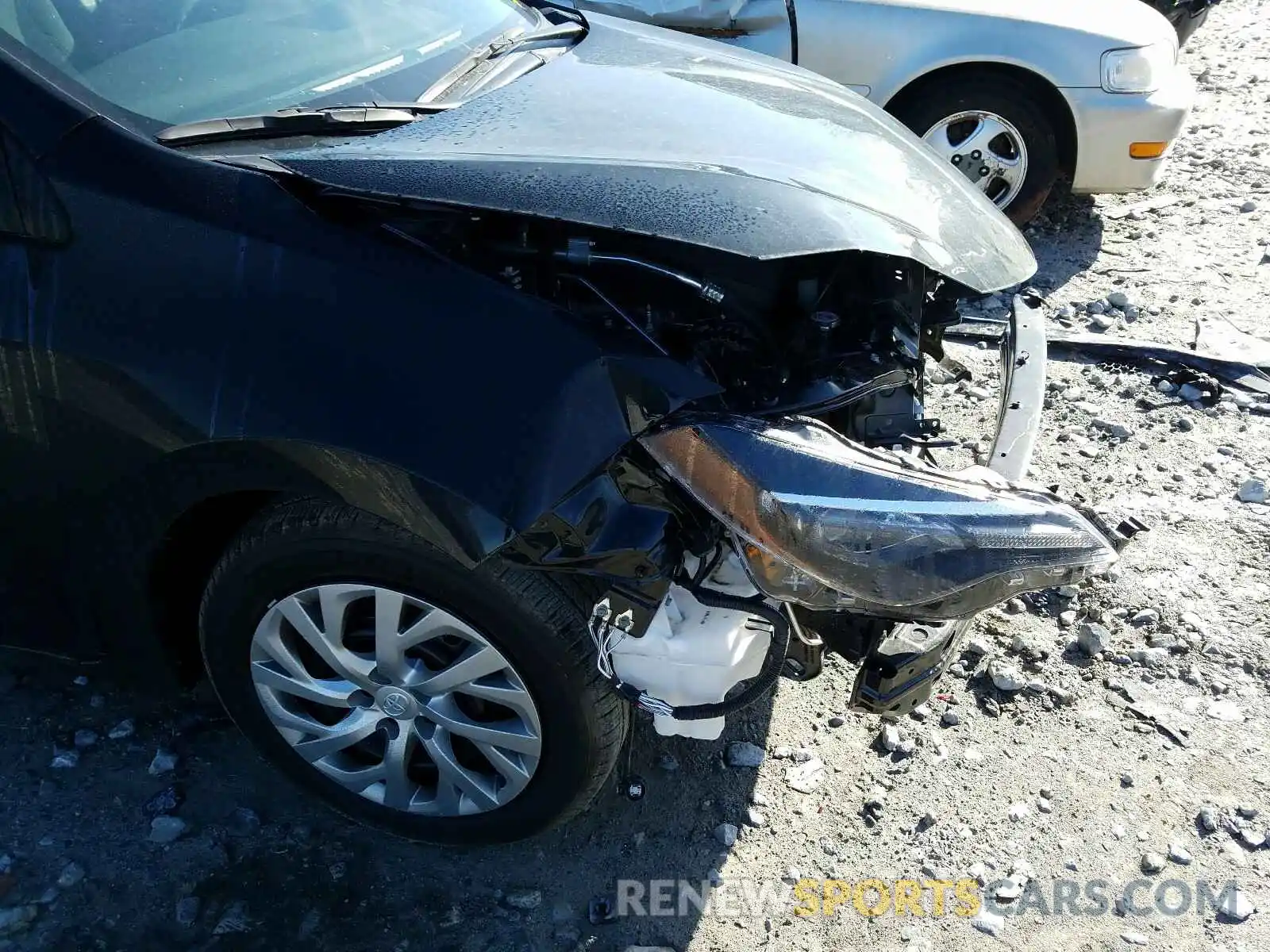 9 Photograph of a damaged car 2T1BURHE2KC213588 TOYOTA COROLLA 2019