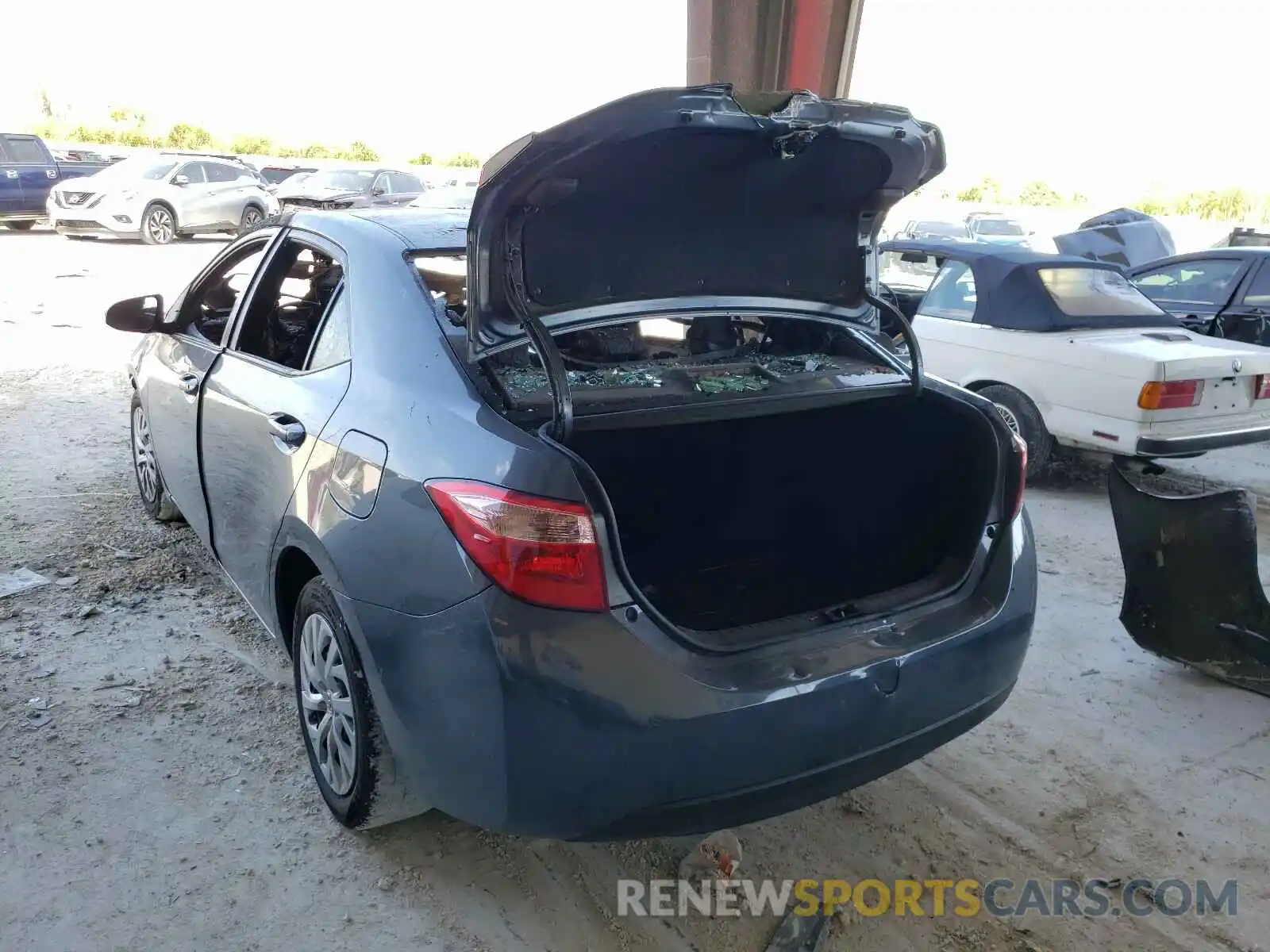 3 Photograph of a damaged car 2T1BURHE2KC213736 TOYOTA COROLLA 2019