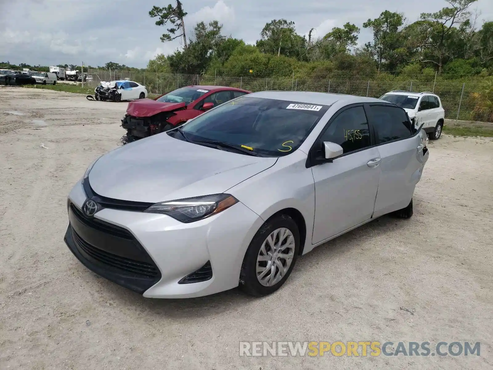 2 Photograph of a damaged car 2T1BURHE2KC214272 TOYOTA COROLLA 2019