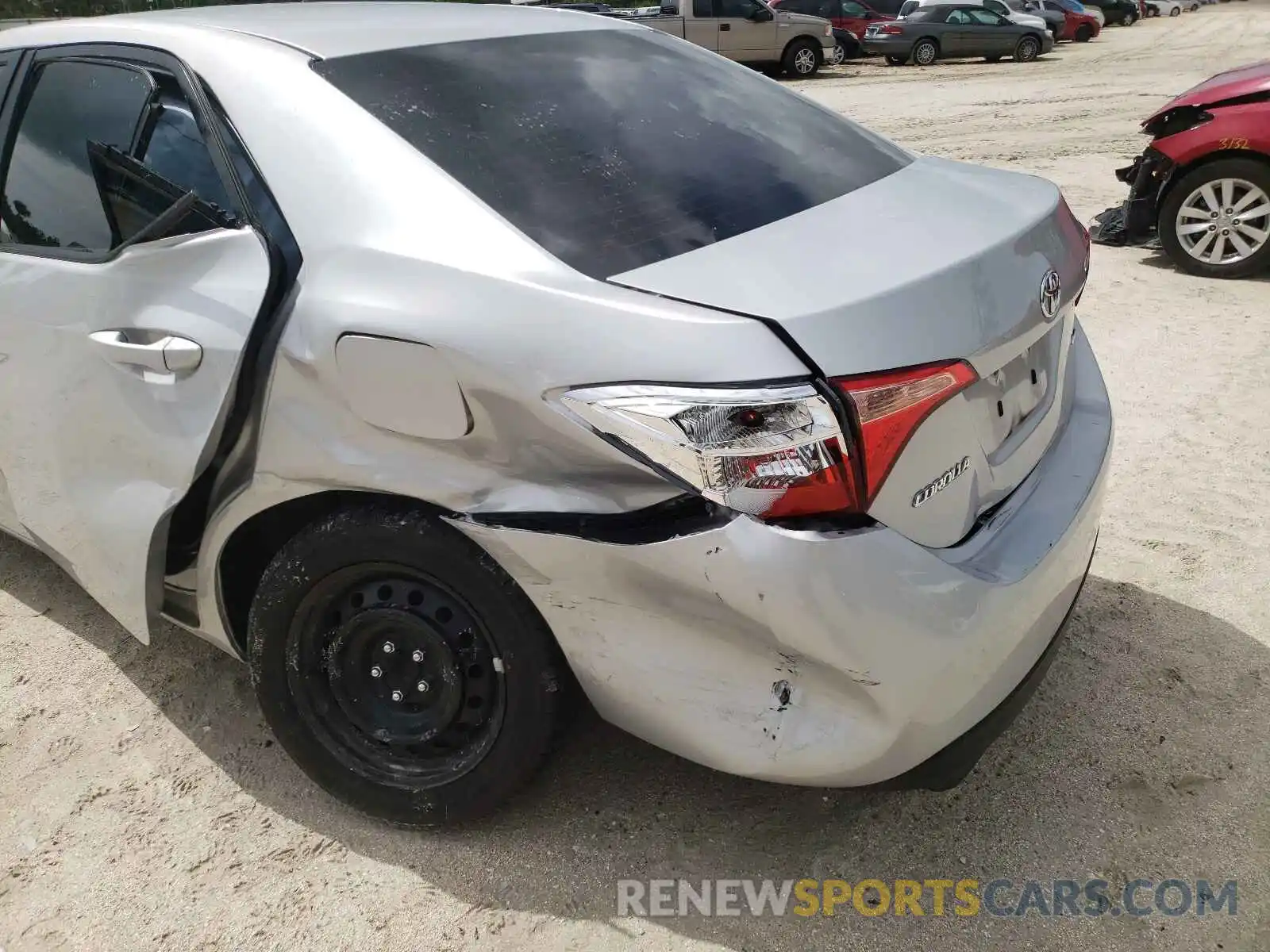 9 Photograph of a damaged car 2T1BURHE2KC214272 TOYOTA COROLLA 2019