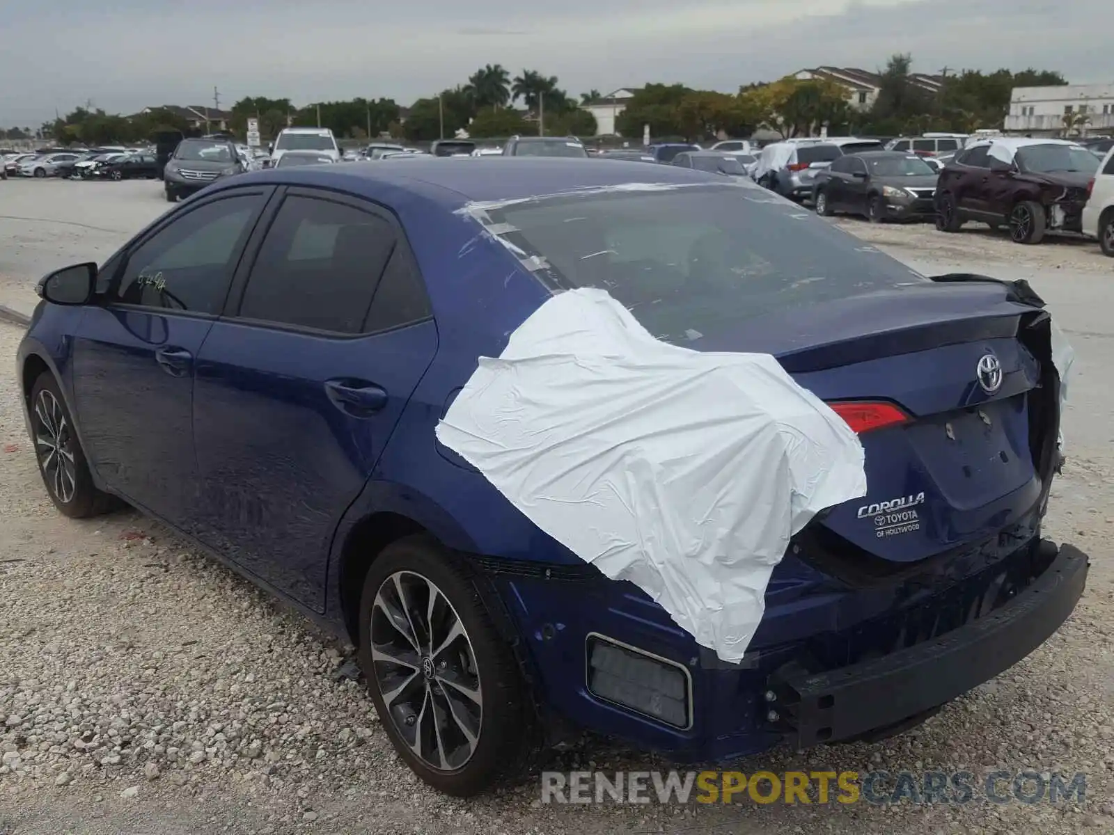 3 Photograph of a damaged car 2T1BURHE2KC217141 TOYOTA COROLLA 2019