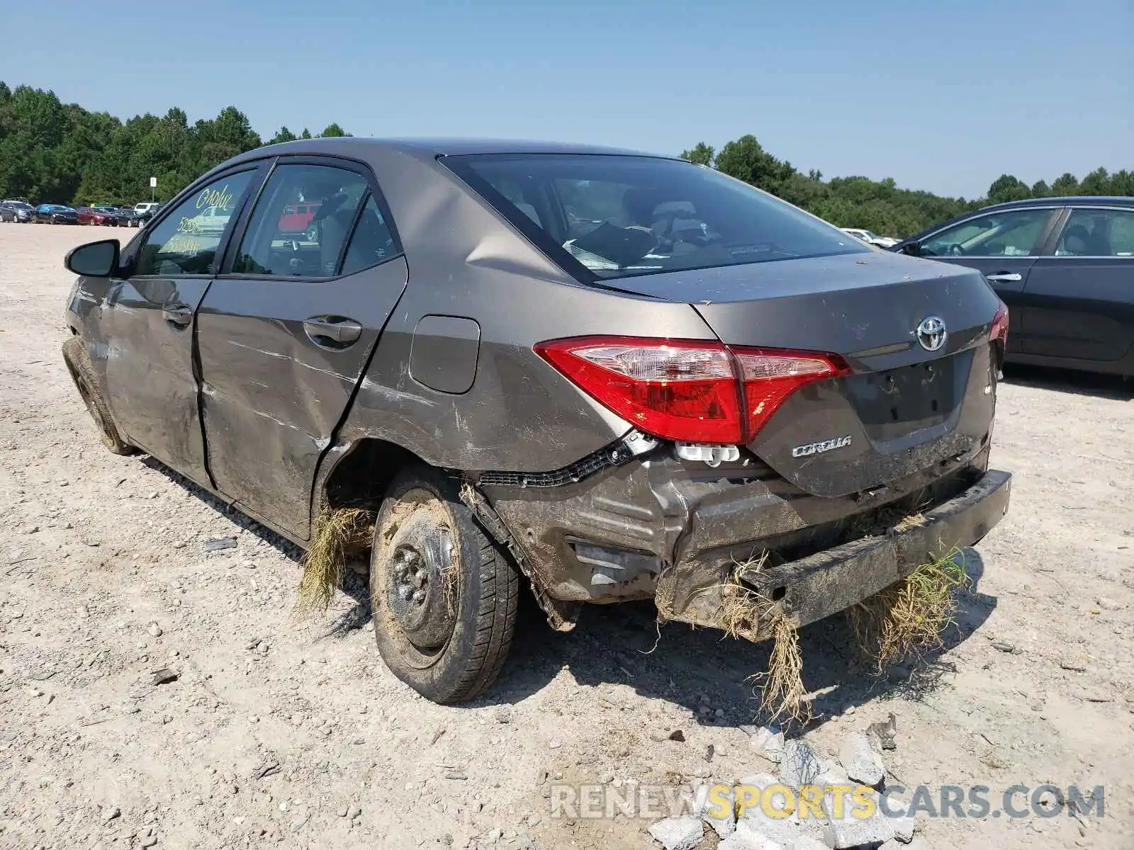 3 Photograph of a damaged car 2T1BURHE2KC219133 TOYOTA COROLLA 2019