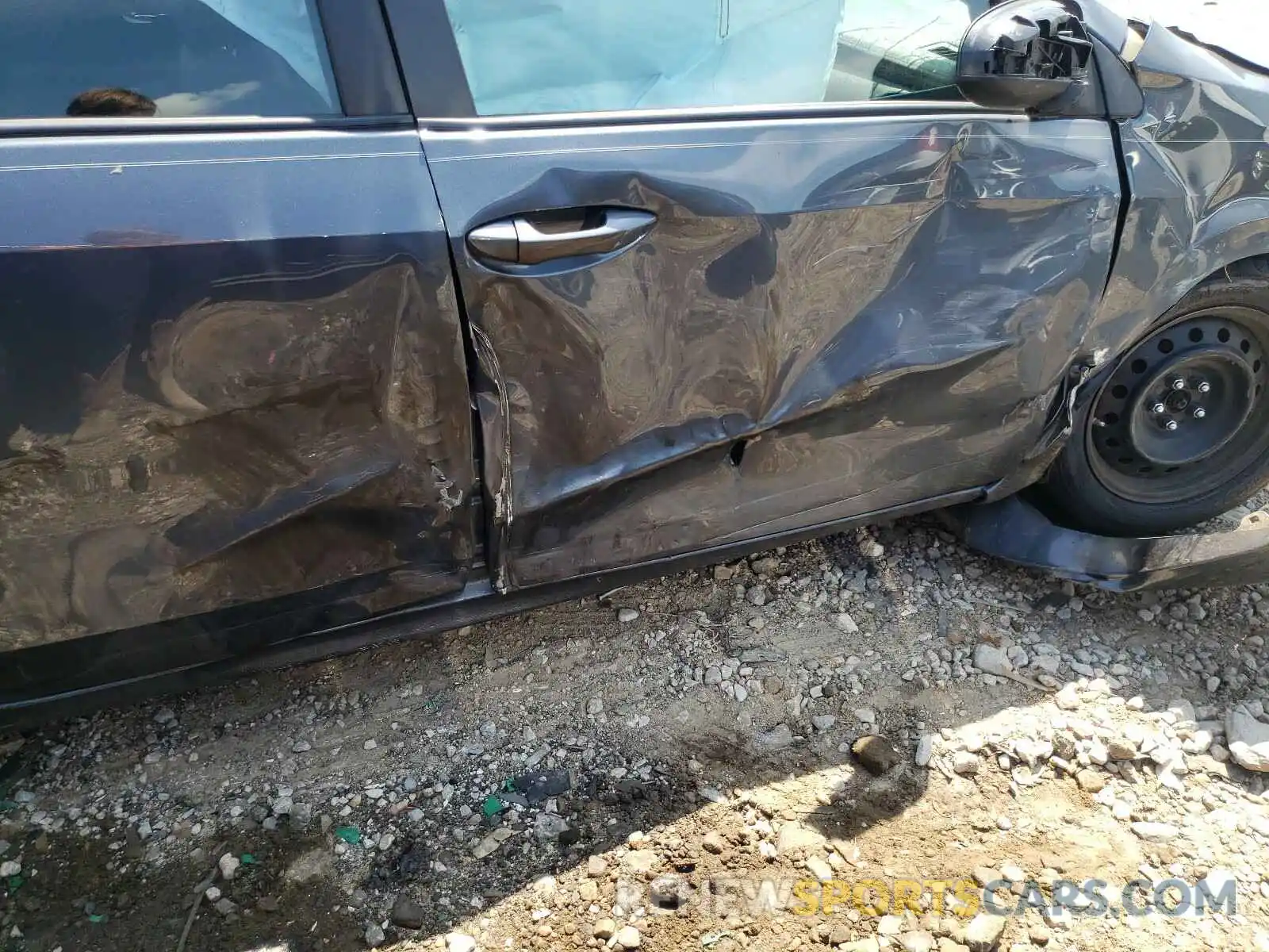9 Photograph of a damaged car 2T1BURHE2KC223666 TOYOTA COROLLA 2019