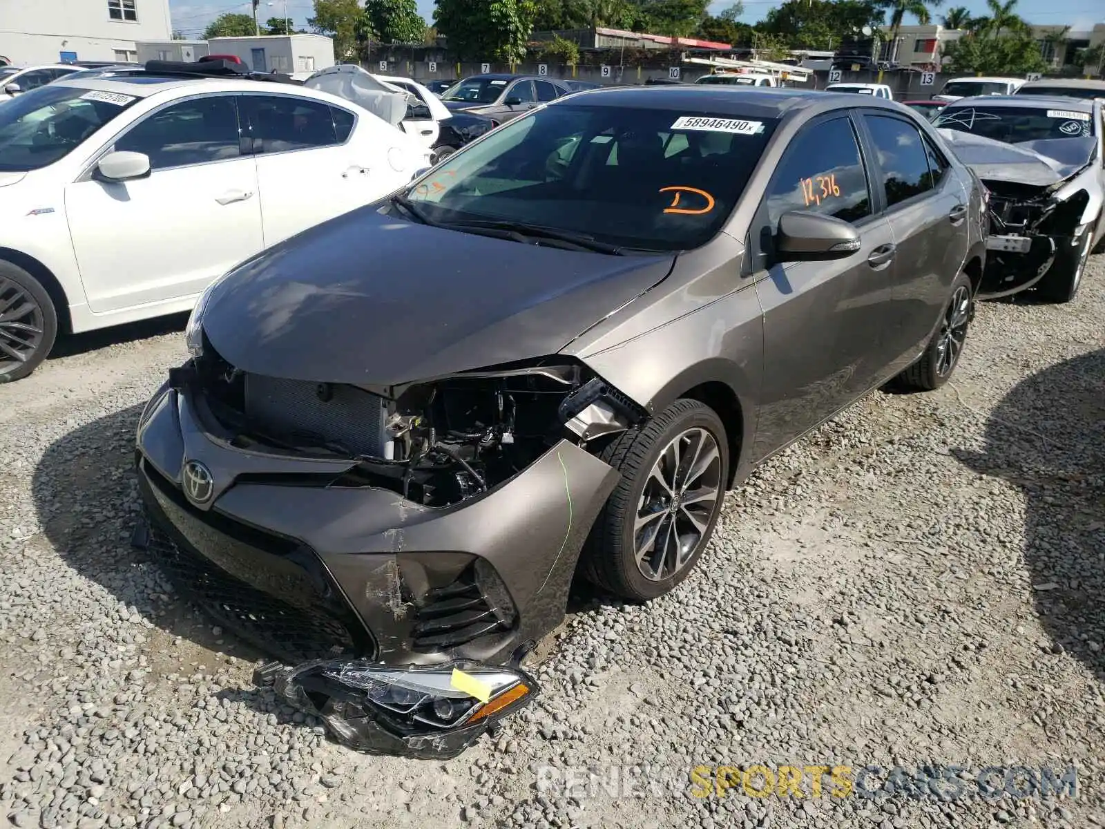 2 Photograph of a damaged car 2T1BURHE2KC224106 TOYOTA COROLLA 2019