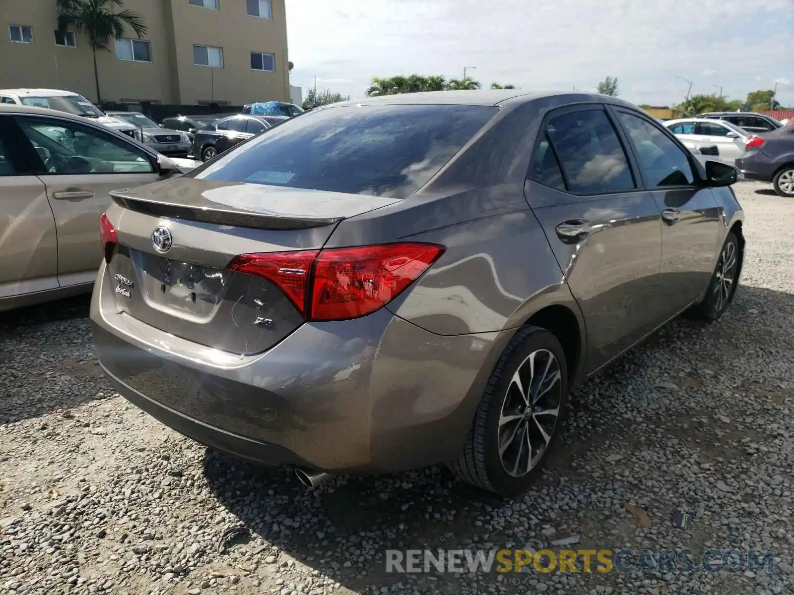 4 Photograph of a damaged car 2T1BURHE2KC224106 TOYOTA COROLLA 2019