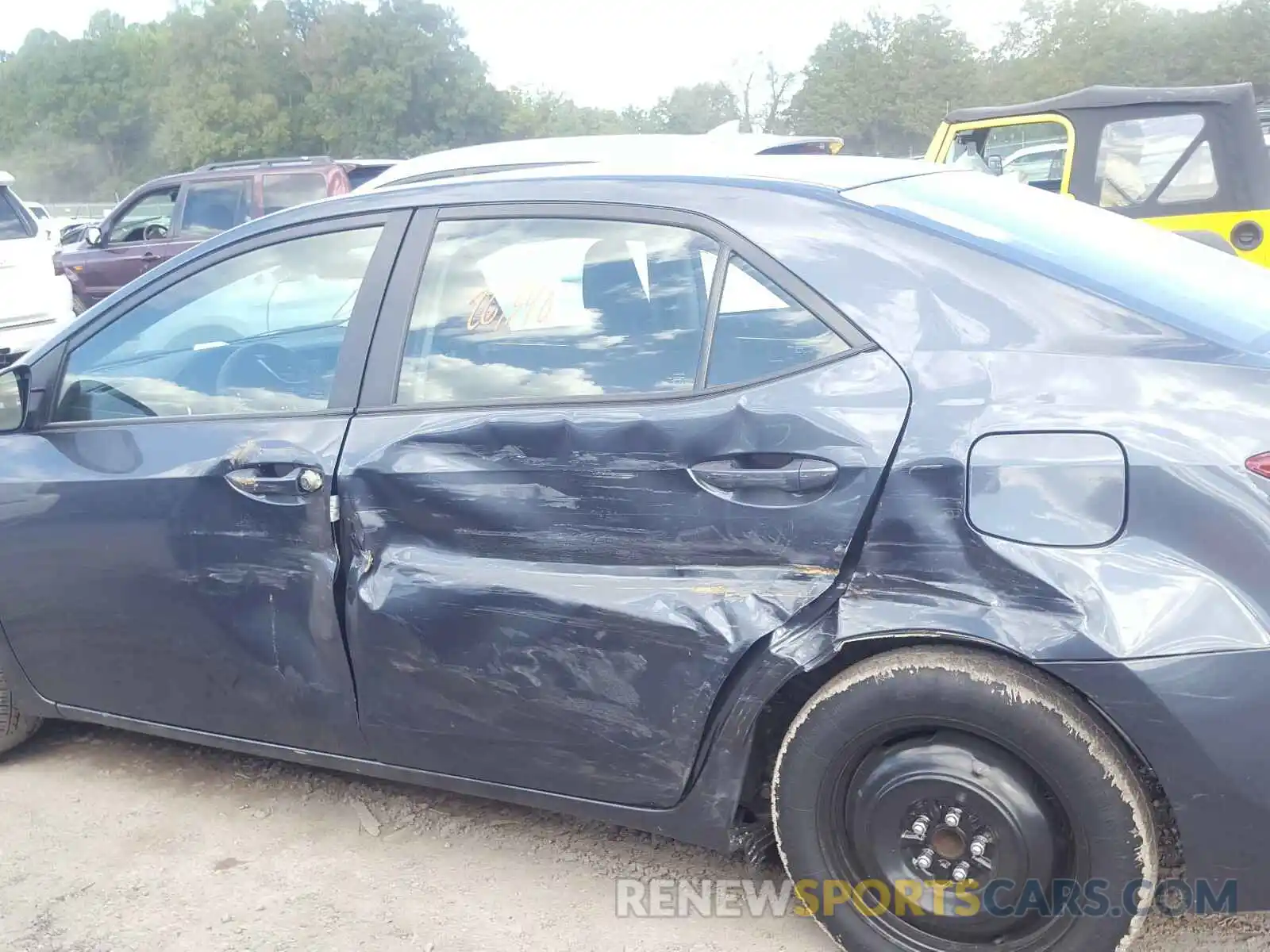 9 Photograph of a damaged car 2T1BURHE2KC224638 TOYOTA COROLLA 2019