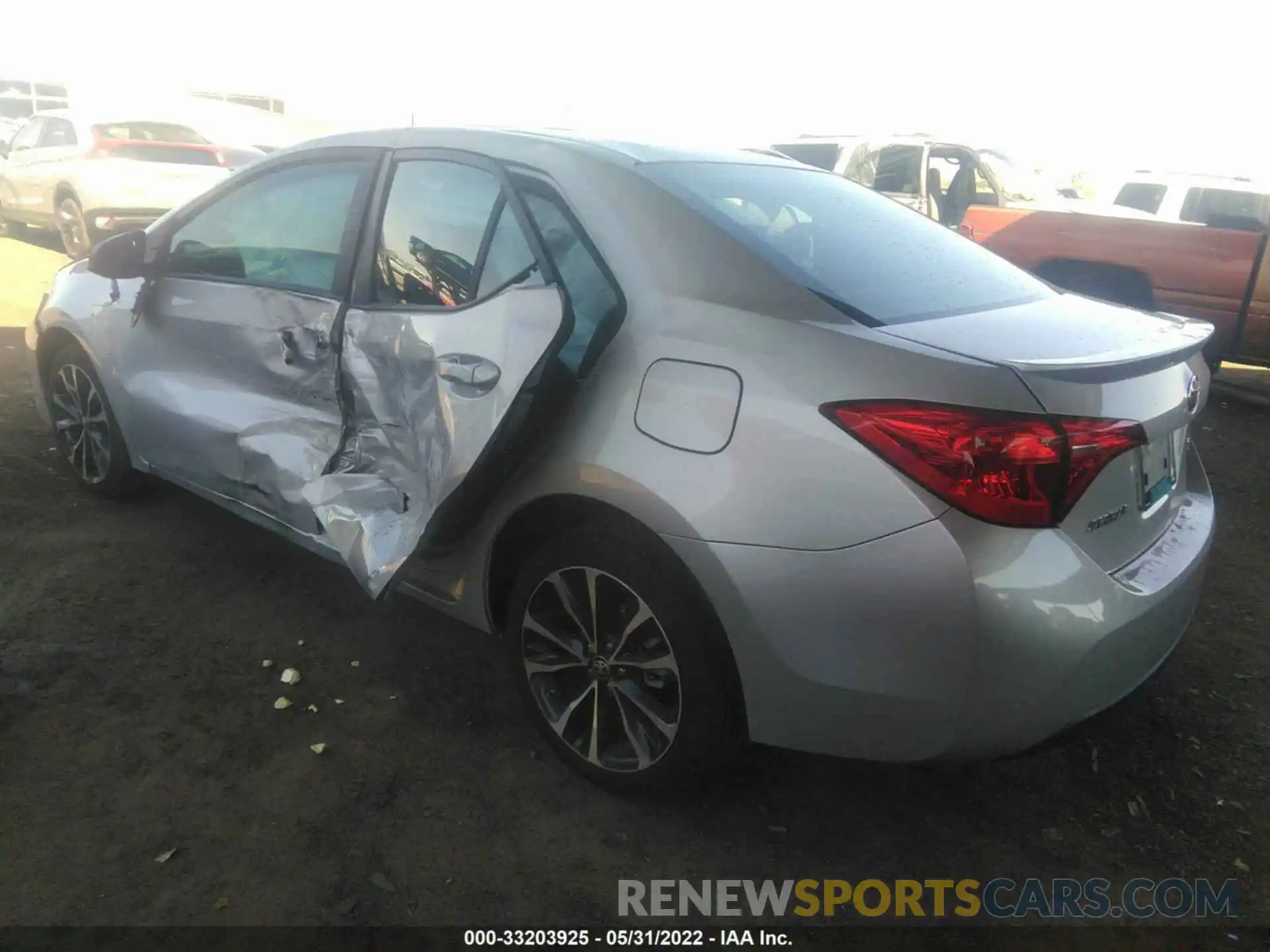 3 Photograph of a damaged car 2T1BURHE2KC224641 TOYOTA COROLLA 2019