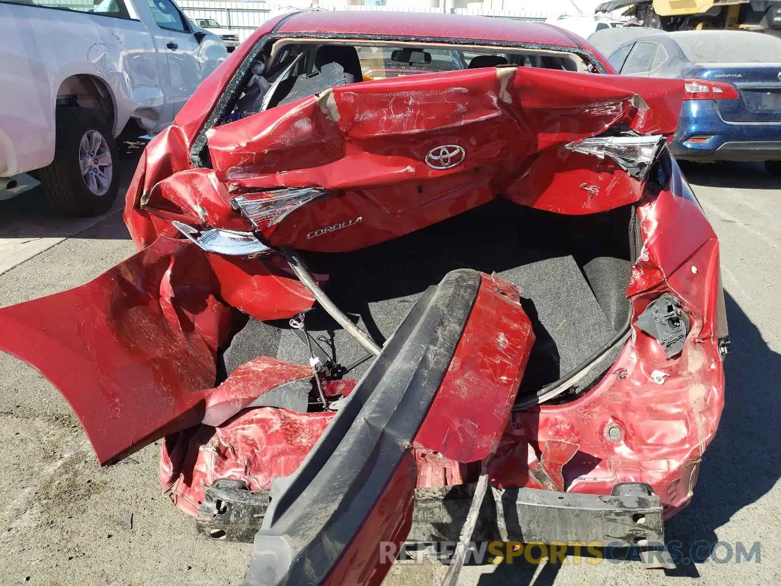 9 Photograph of a damaged car 2T1BURHE2KC225255 TOYOTA COROLLA 2019