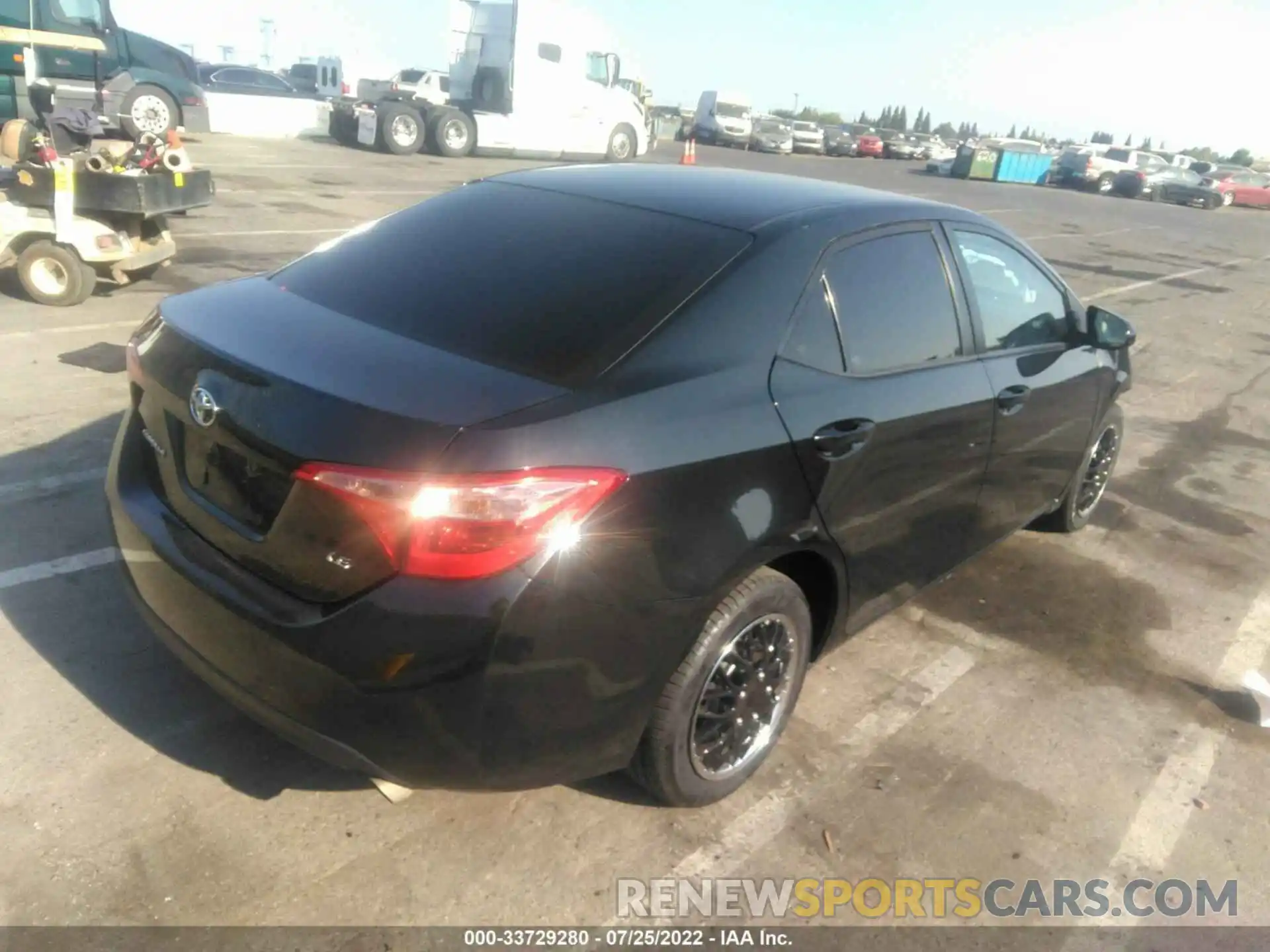 4 Photograph of a damaged car 2T1BURHE2KC225305 TOYOTA COROLLA 2019