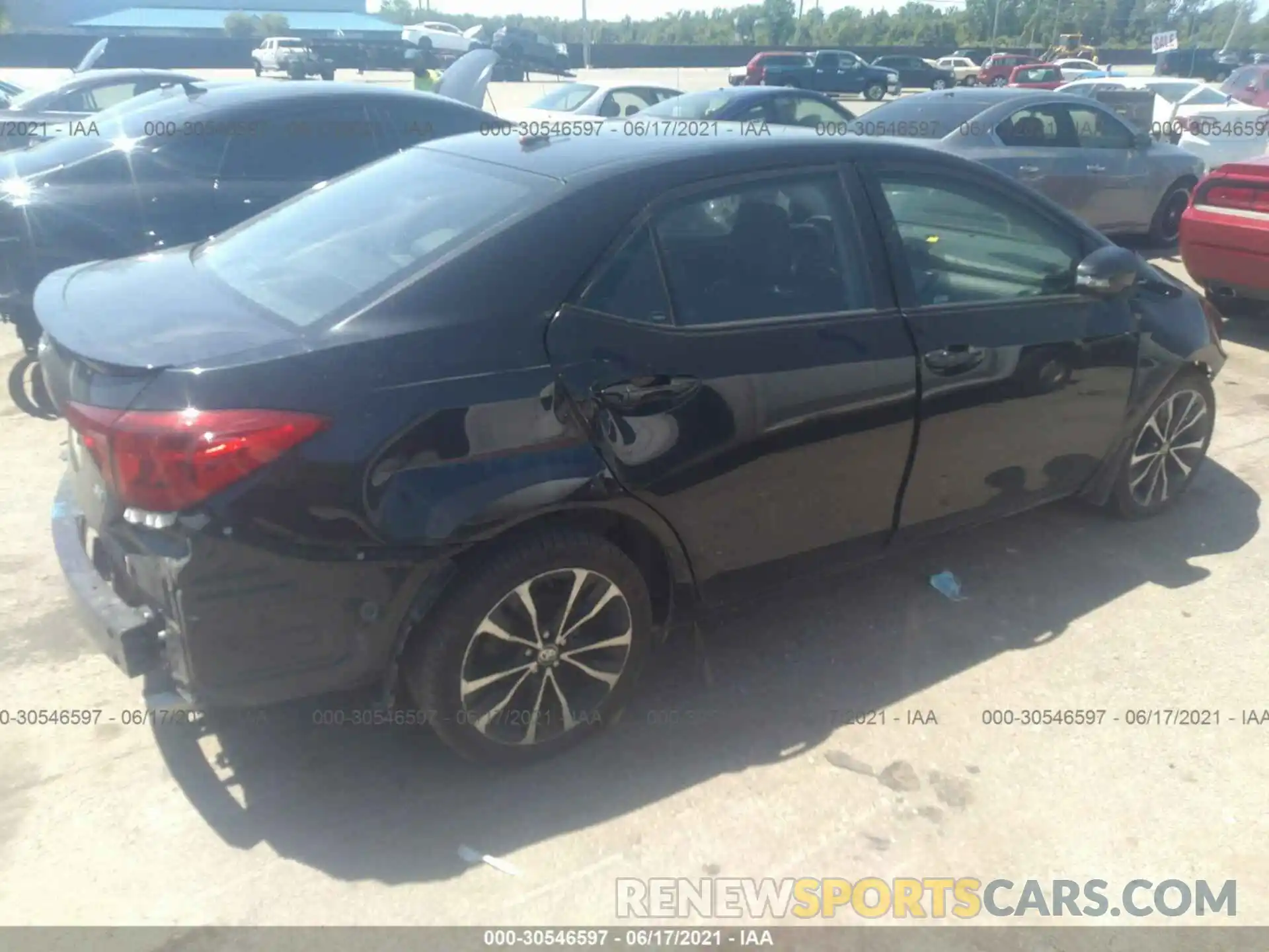 4 Photograph of a damaged car 2T1BURHE2KC225806 TOYOTA COROLLA 2019