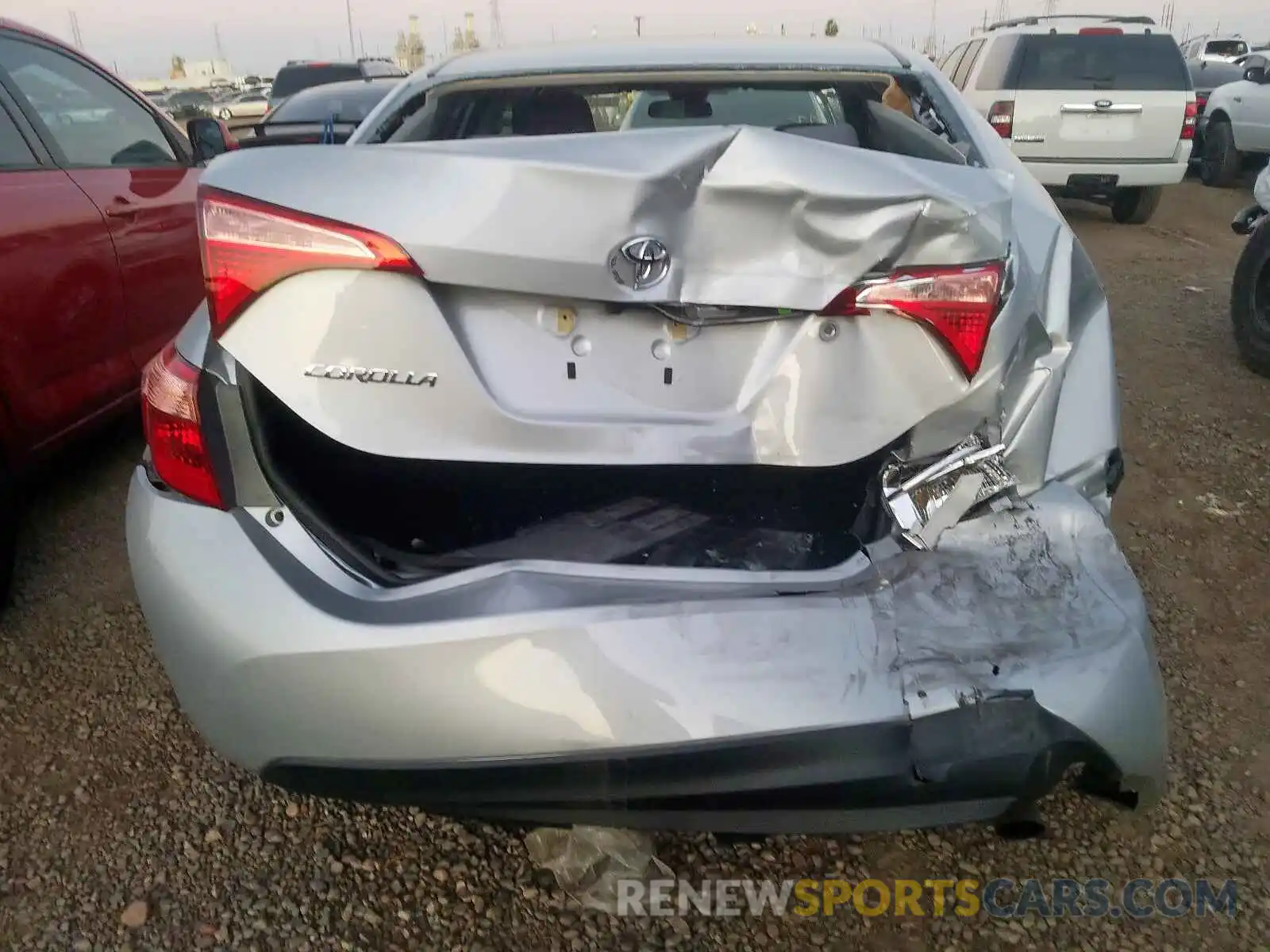 9 Photograph of a damaged car 2T1BURHE2KC225868 TOYOTA COROLLA 2019