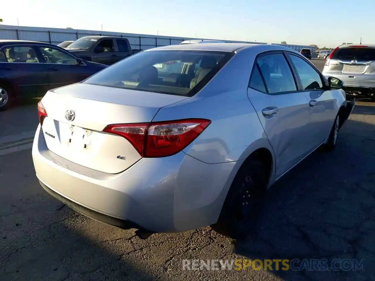 4 Photograph of a damaged car 2T1BURHE2KC226728 TOYOTA COROLLA 2019