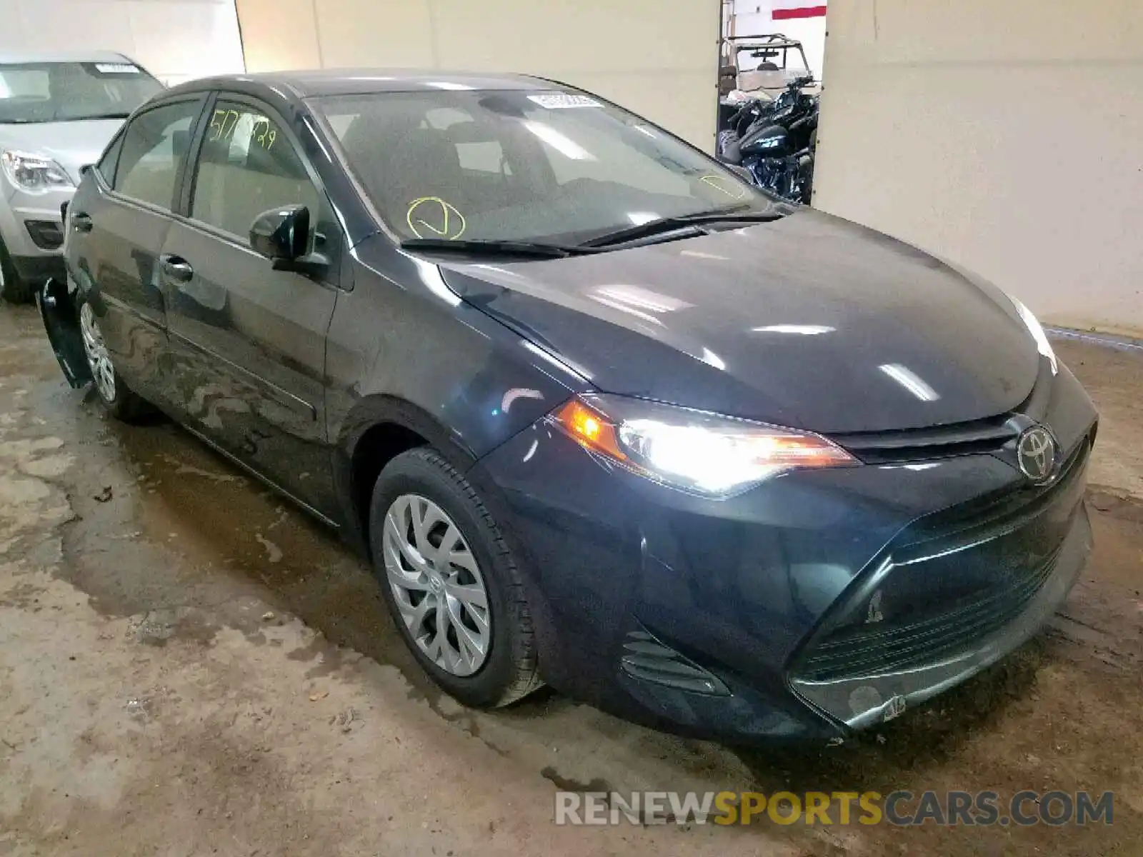 1 Photograph of a damaged car 2T1BURHE2KC228365 TOYOTA COROLLA 2019