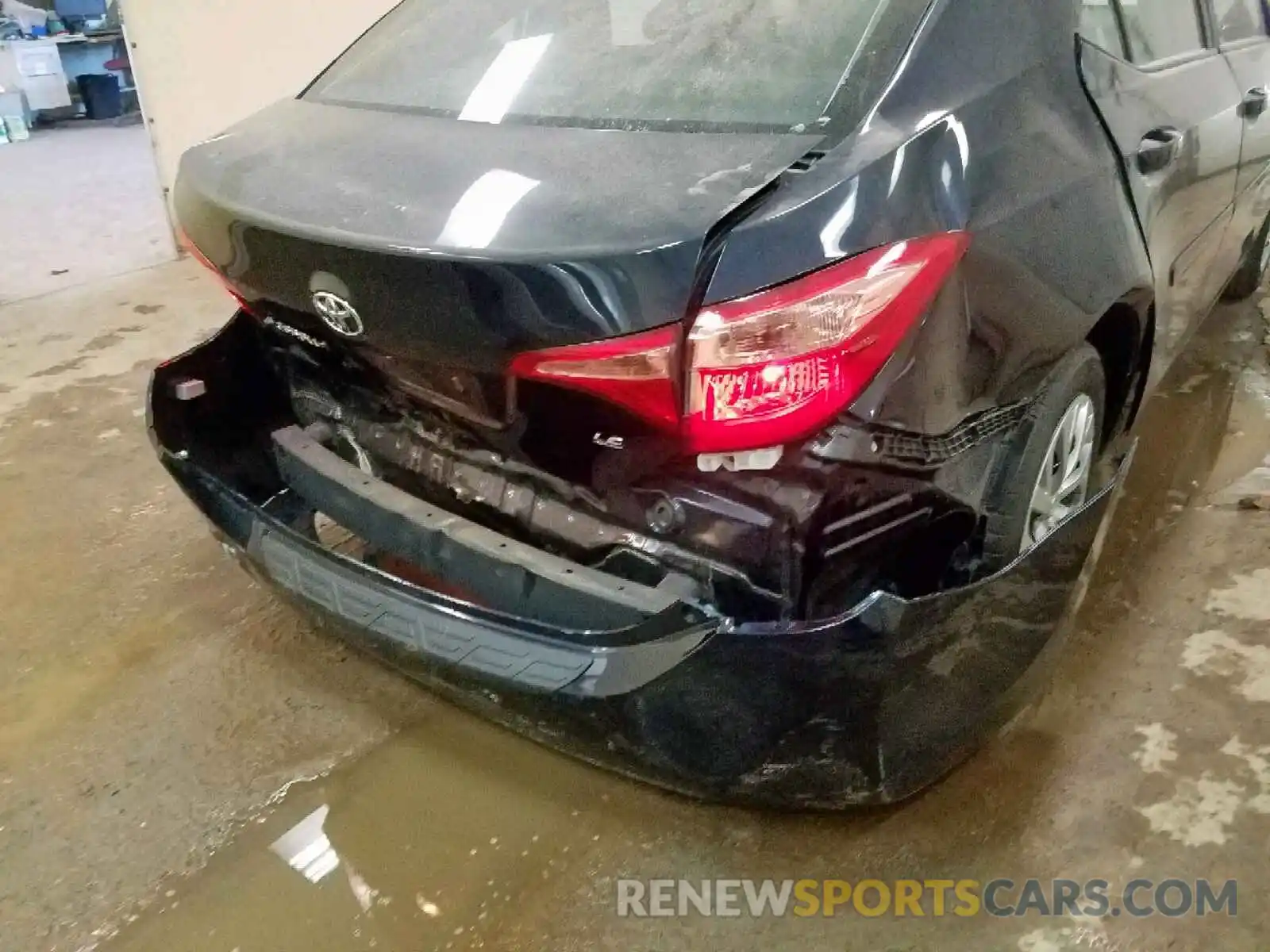 9 Photograph of a damaged car 2T1BURHE2KC228365 TOYOTA COROLLA 2019