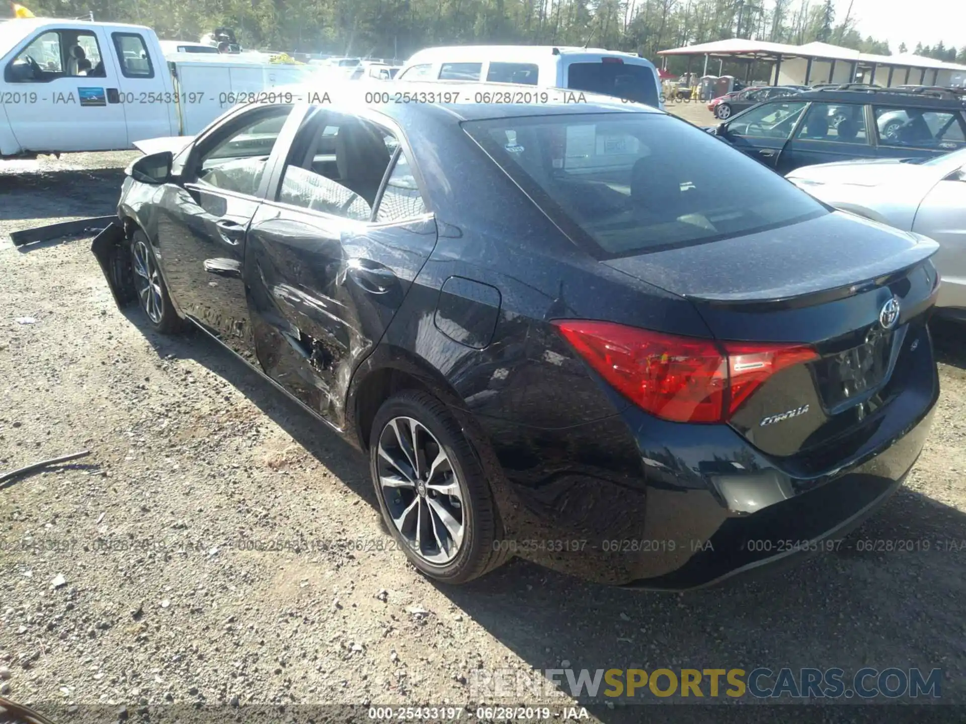 3 Photograph of a damaged car 2T1BURHE2KC228818 TOYOTA COROLLA 2019