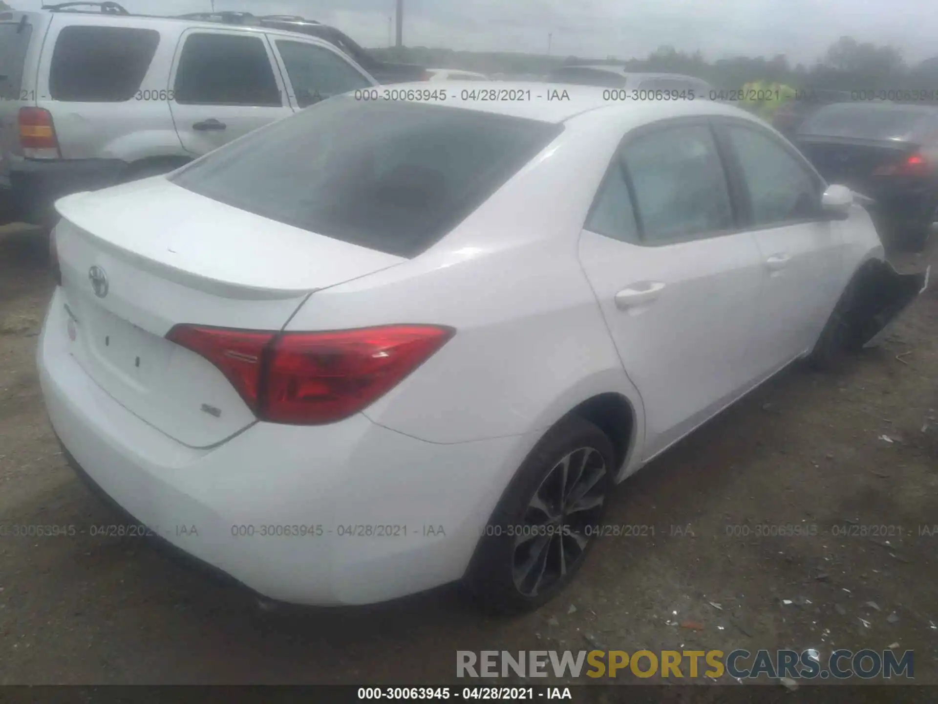 4 Photograph of a damaged car 2T1BURHE2KC229564 TOYOTA COROLLA 2019