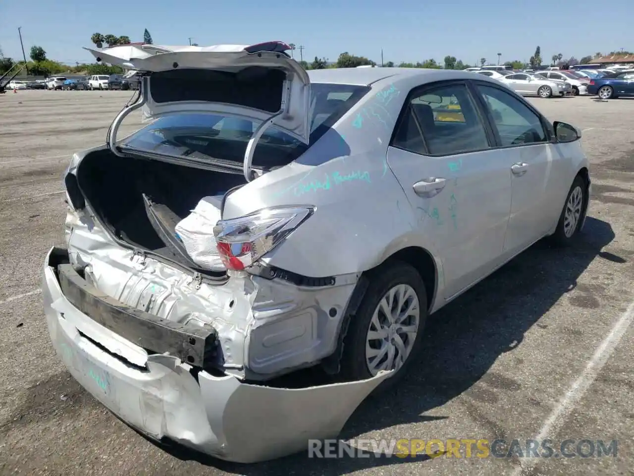 4 Photograph of a damaged car 2T1BURHE2KC230312 TOYOTA COROLLA 2019