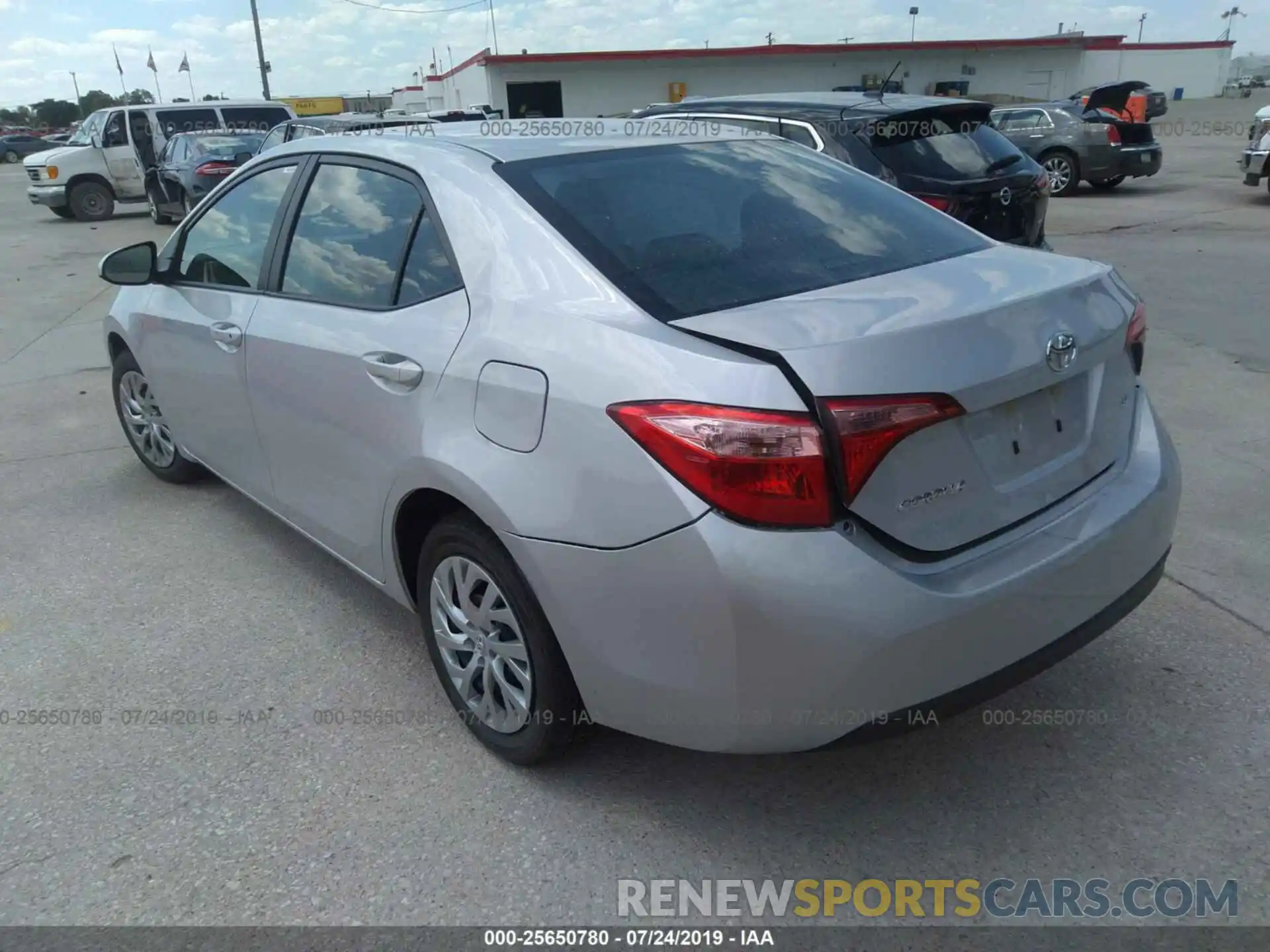 3 Photograph of a damaged car 2T1BURHE2KC230486 TOYOTA COROLLA 2019