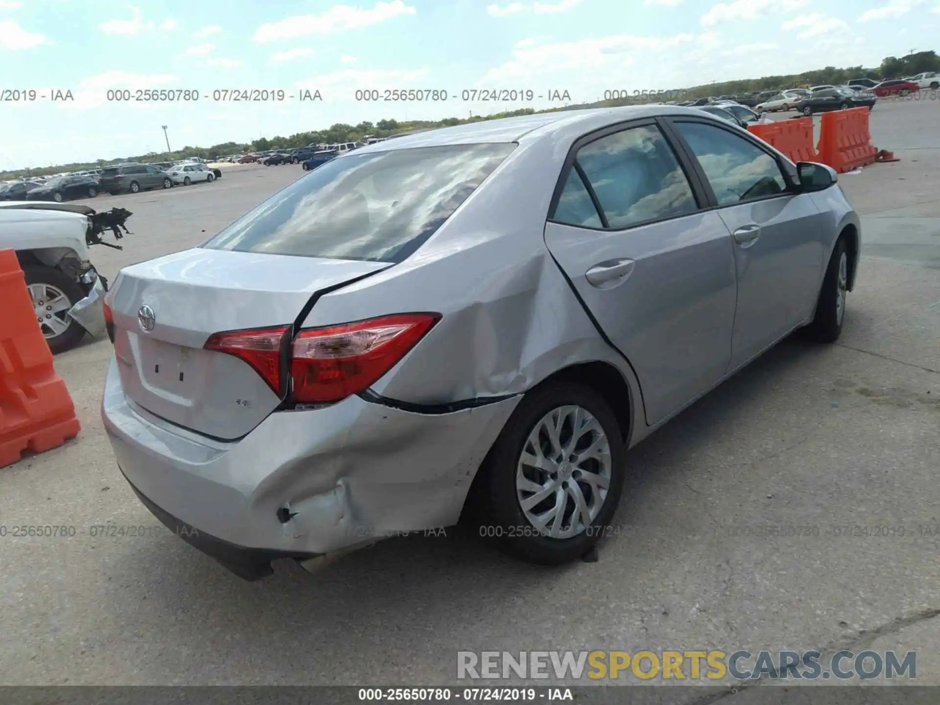 4 Photograph of a damaged car 2T1BURHE2KC230486 TOYOTA COROLLA 2019