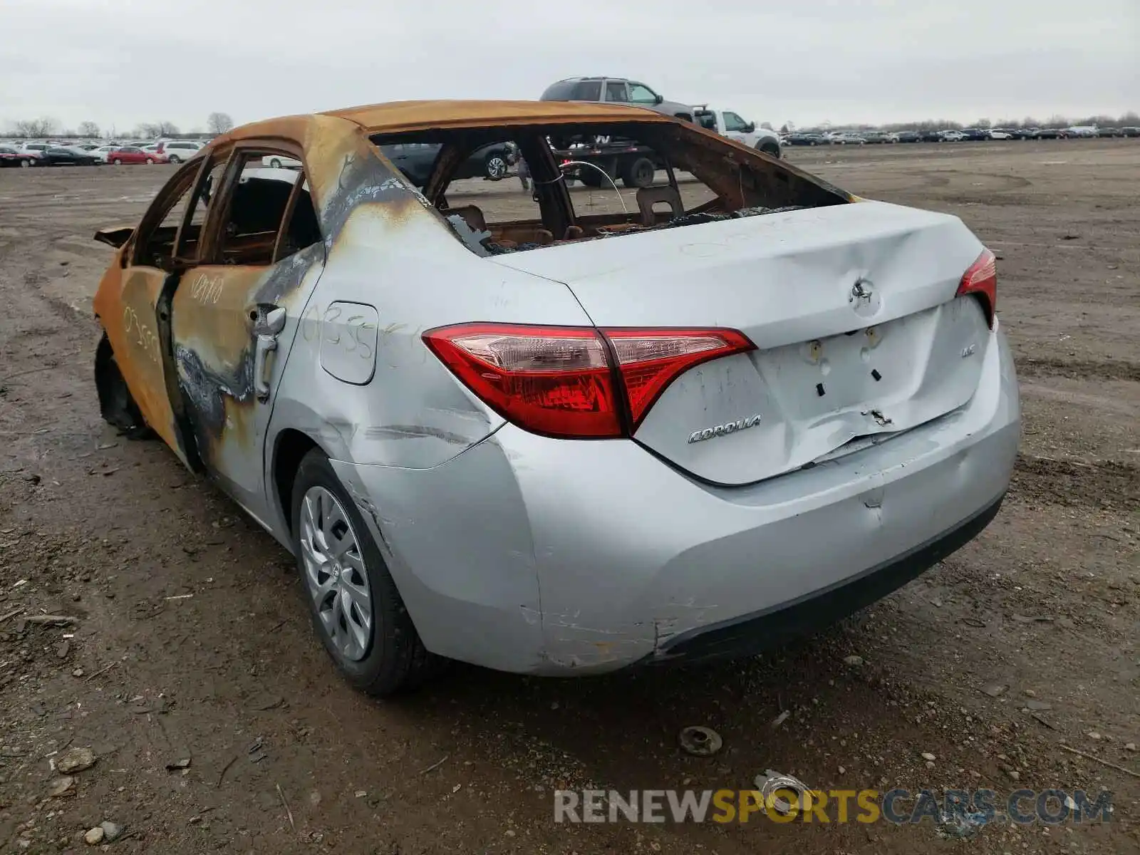 3 Photograph of a damaged car 2T1BURHE2KC237258 TOYOTA COROLLA 2019