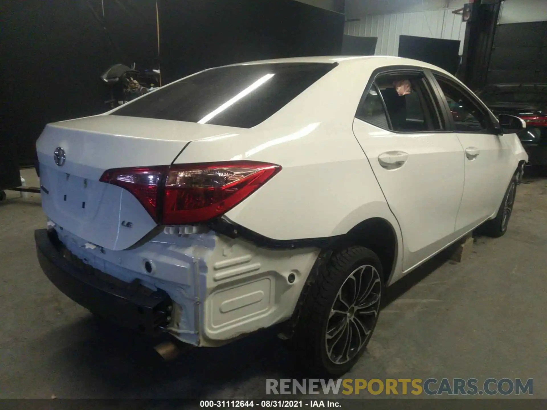 4 Photograph of a damaged car 2T1BURHE2KC240239 TOYOTA COROLLA 2019