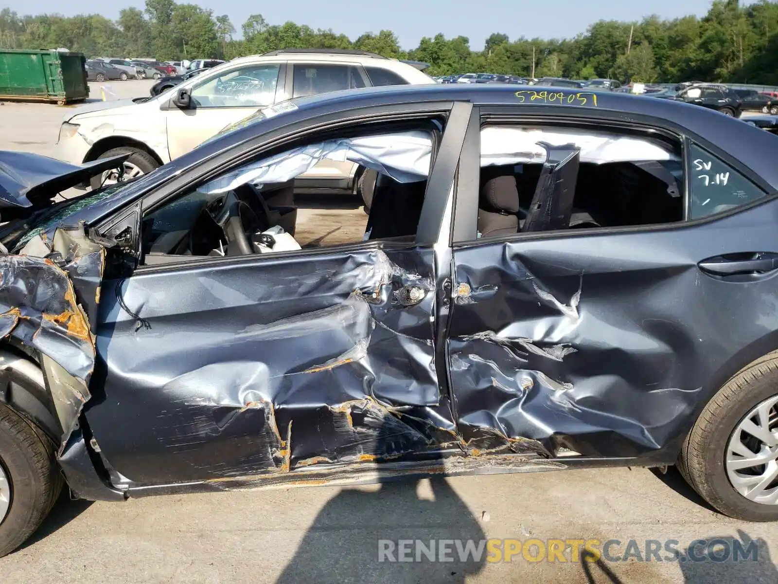 10 Photograph of a damaged car 2T1BURHE2KC240922 TOYOTA COROLLA 2019