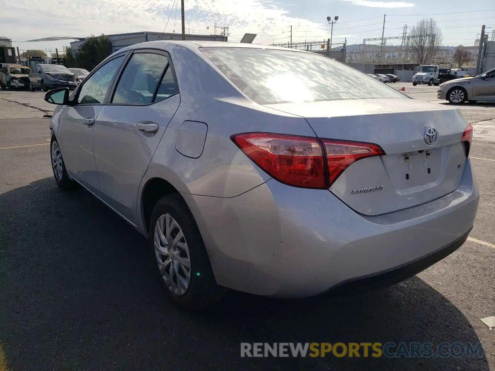 3 Photograph of a damaged car 2T1BURHE2KC240984 TOYOTA COROLLA 2019