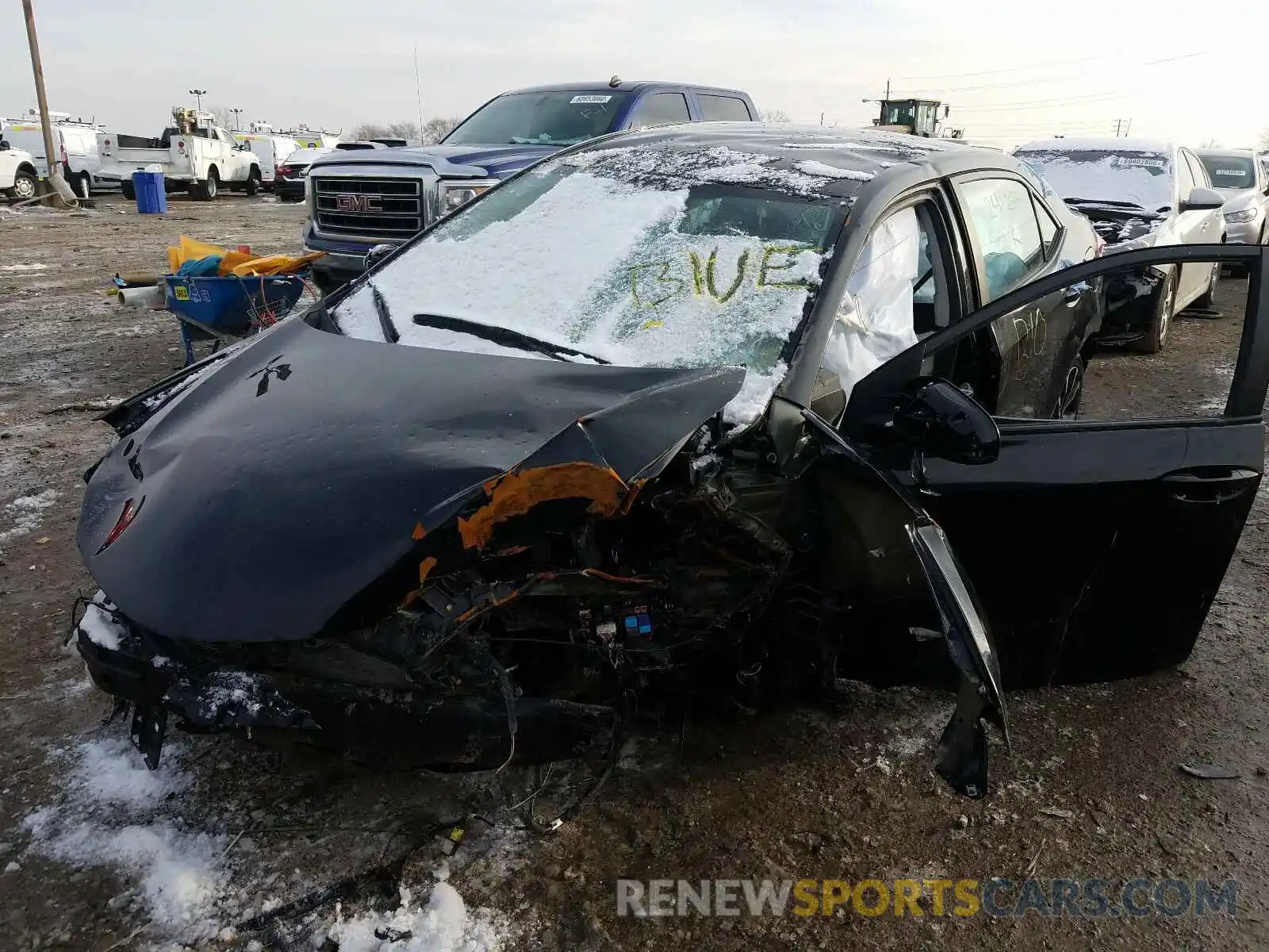 9 Photograph of a damaged car 2T1BURHE2KC241245 TOYOTA COROLLA 2019