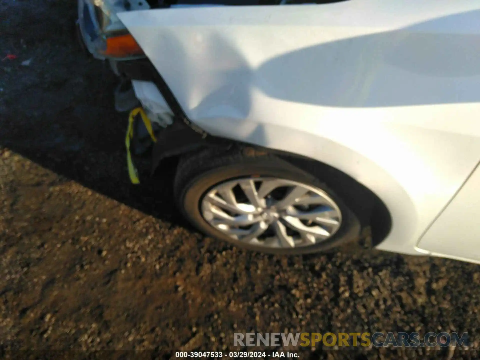 6 Photograph of a damaged car 2T1BURHE2KC241536 TOYOTA COROLLA 2019