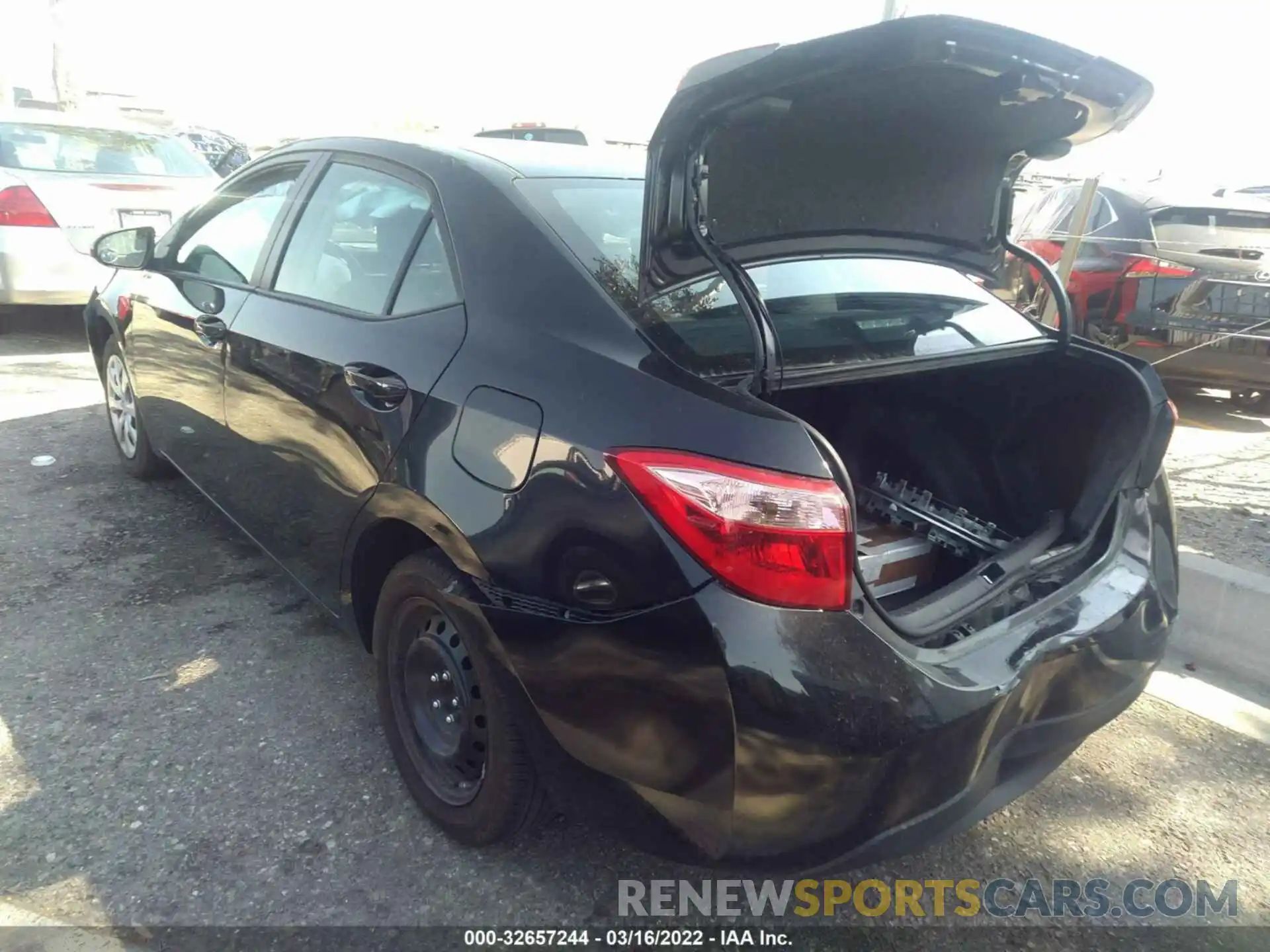 3 Photograph of a damaged car 2T1BURHE2KC241701 TOYOTA COROLLA 2019