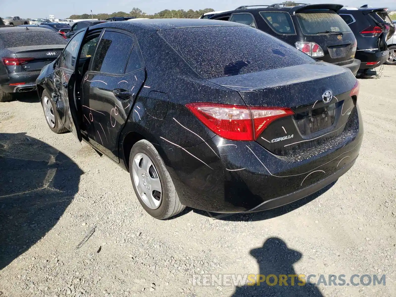 3 Photograph of a damaged car 2T1BURHE2KC243240 TOYOTA COROLLA 2019