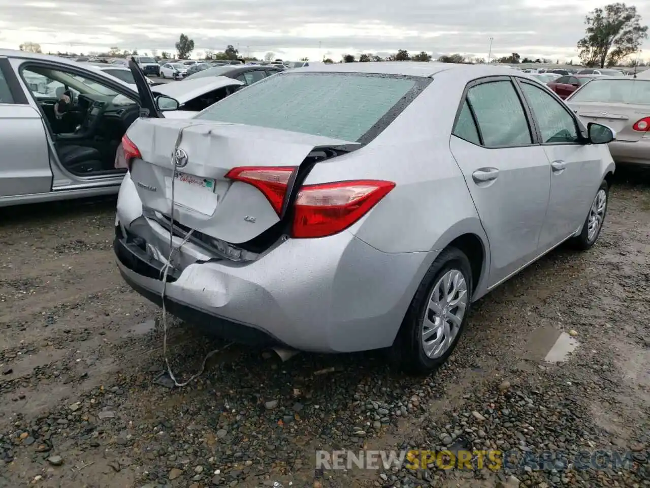 4 Photograph of a damaged car 2T1BURHE2KC243559 TOYOTA COROLLA 2019