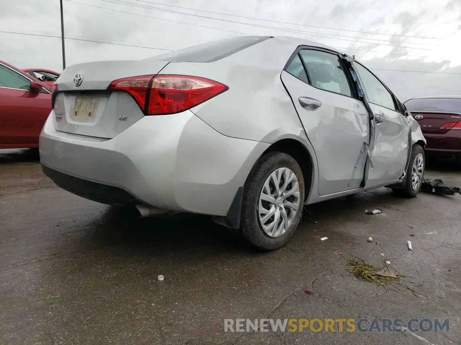 4 Photograph of a damaged car 2T1BURHE2KC244968 TOYOTA COROLLA 2019