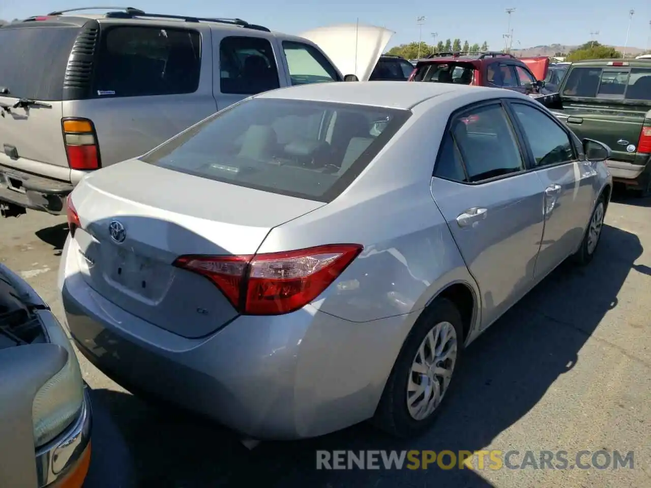 4 Photograph of a damaged car 2T1BURHE2KC247174 TOYOTA COROLLA 2019