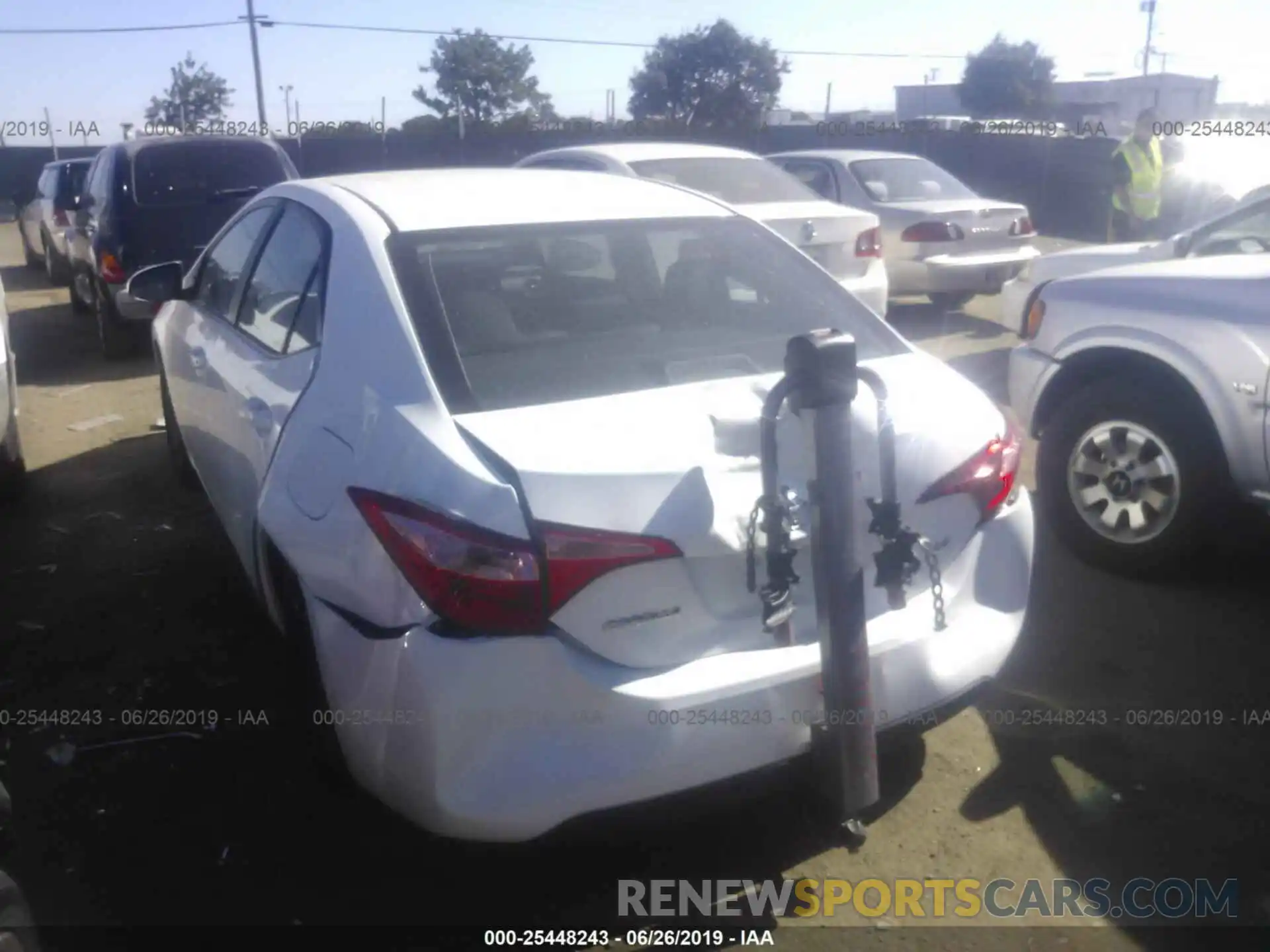 3 Photograph of a damaged car 2T1BURHE3KC125052 TOYOTA COROLLA 2019