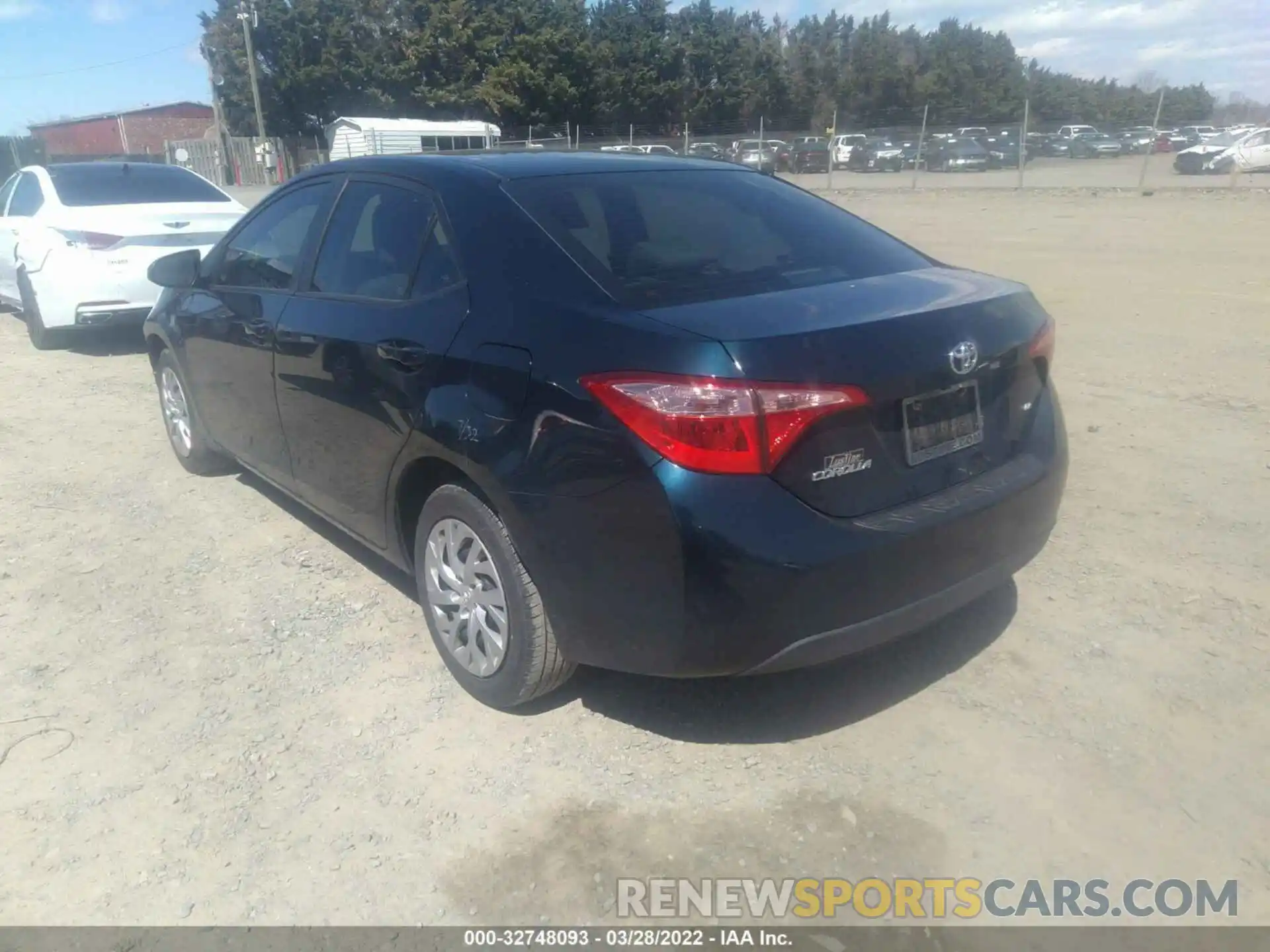 3 Photograph of a damaged car 2T1BURHE3KC125942 TOYOTA COROLLA 2019