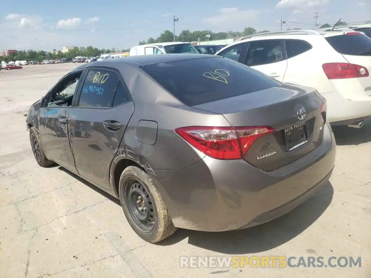 3 Photograph of a damaged car 2T1BURHE3KC126122 TOYOTA COROLLA 2019