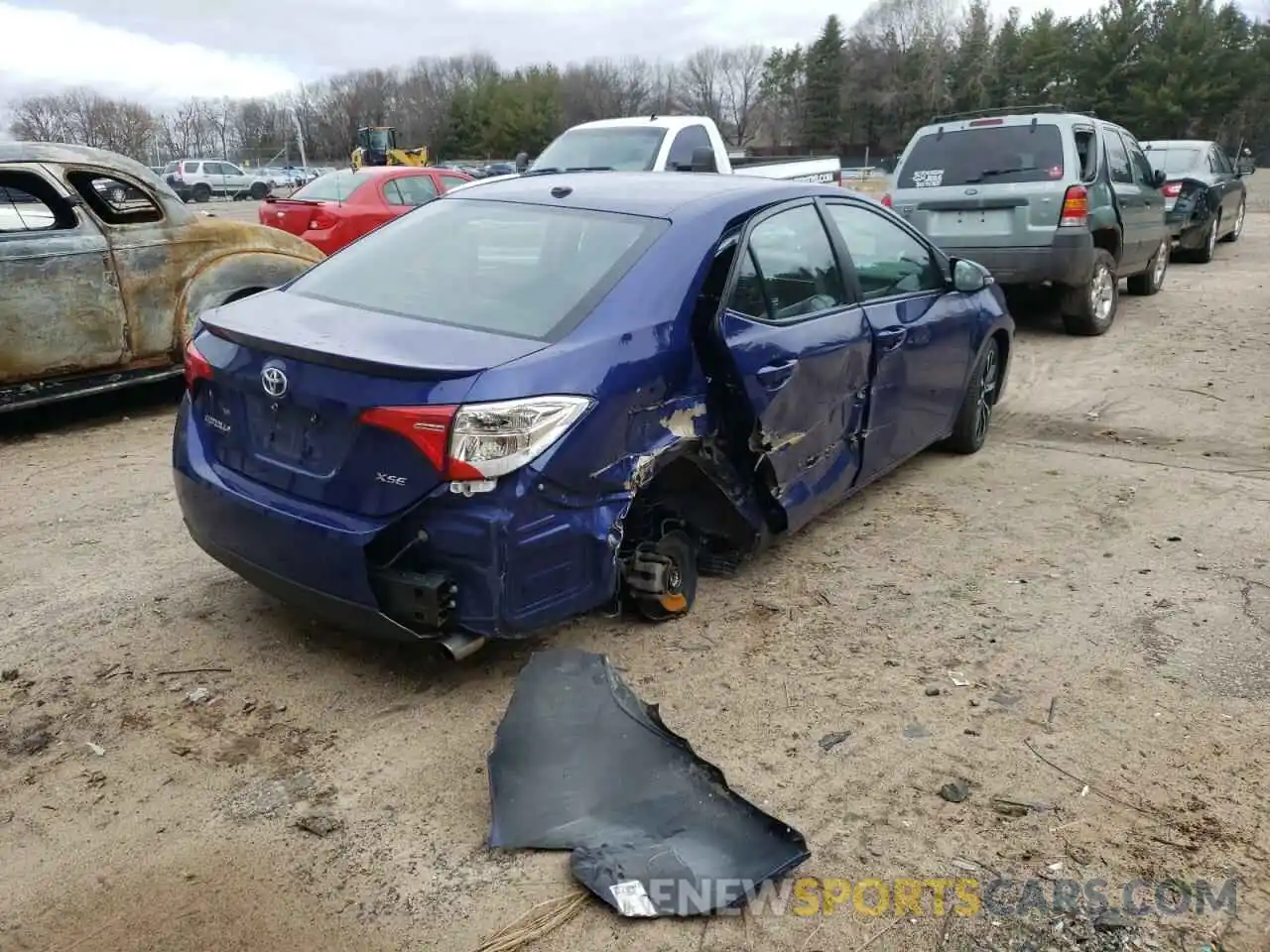 4 Photograph of a damaged car 2T1BURHE3KC126640 TOYOTA COROLLA 2019