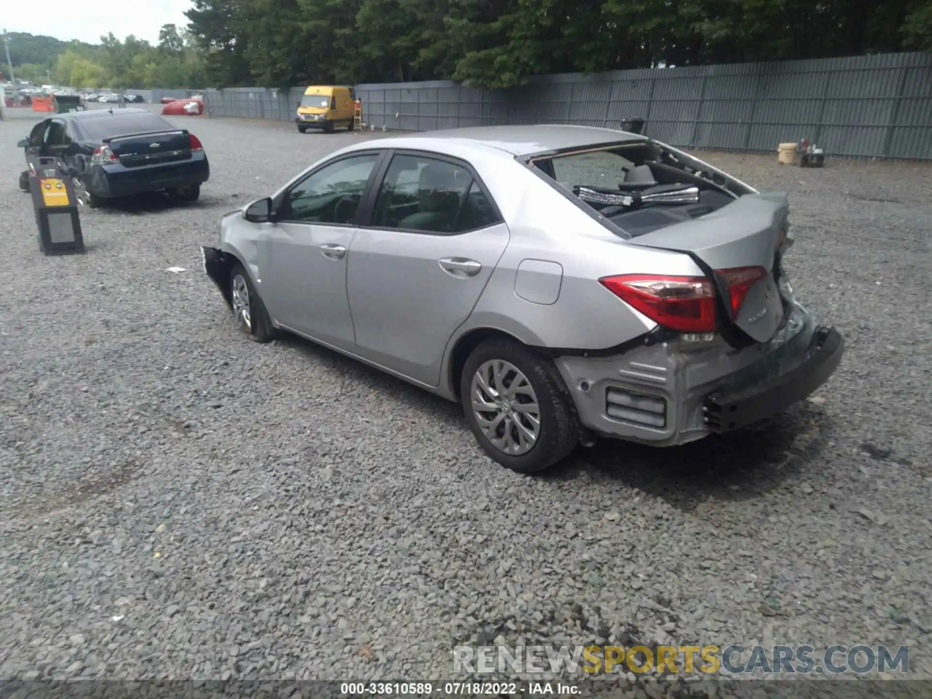 3 Photograph of a damaged car 2T1BURHE3KC127013 TOYOTA COROLLA 2019