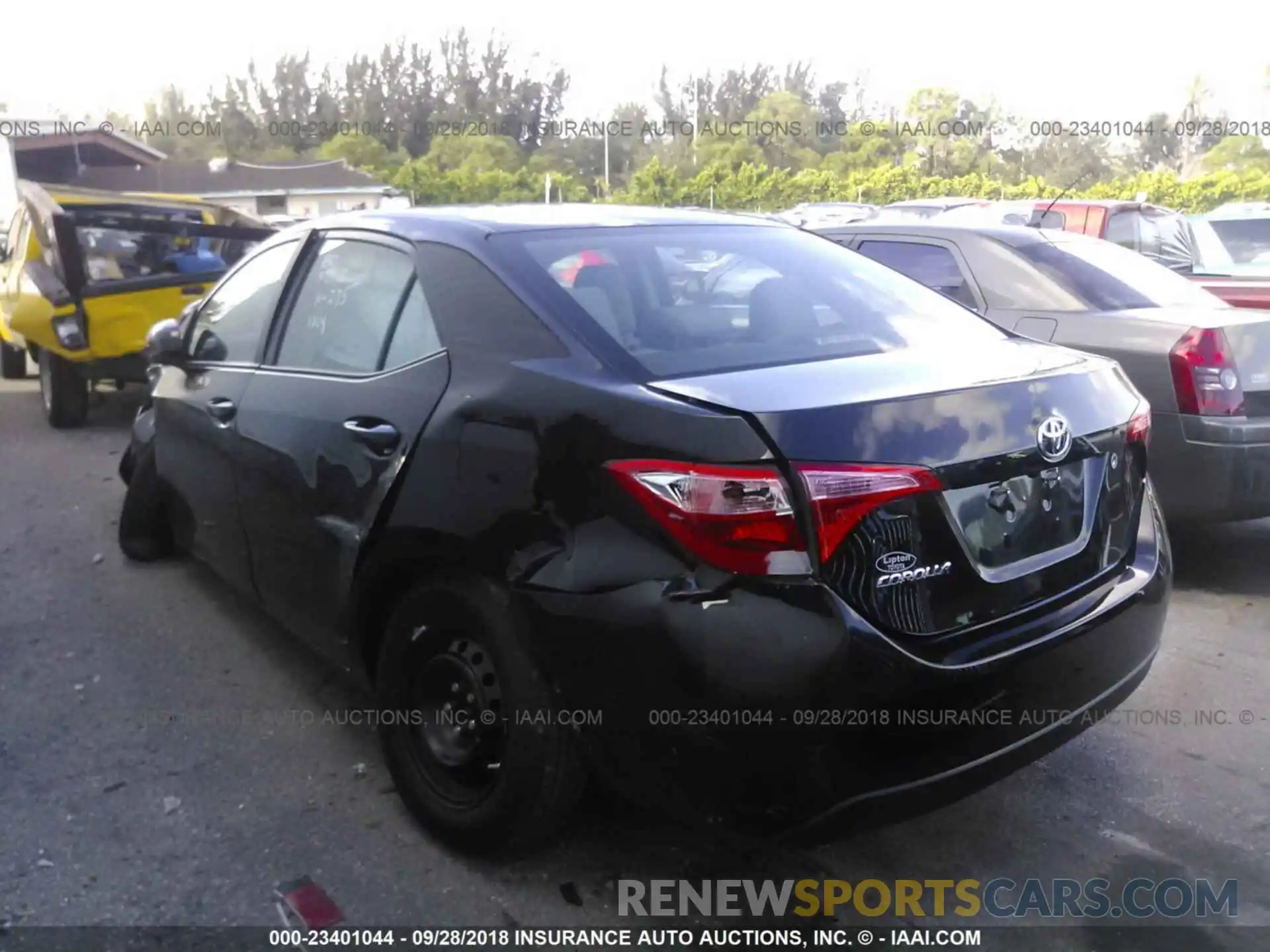 3 Photograph of a damaged car 2T1BURHE3KC127724 Toyota Corolla 2019