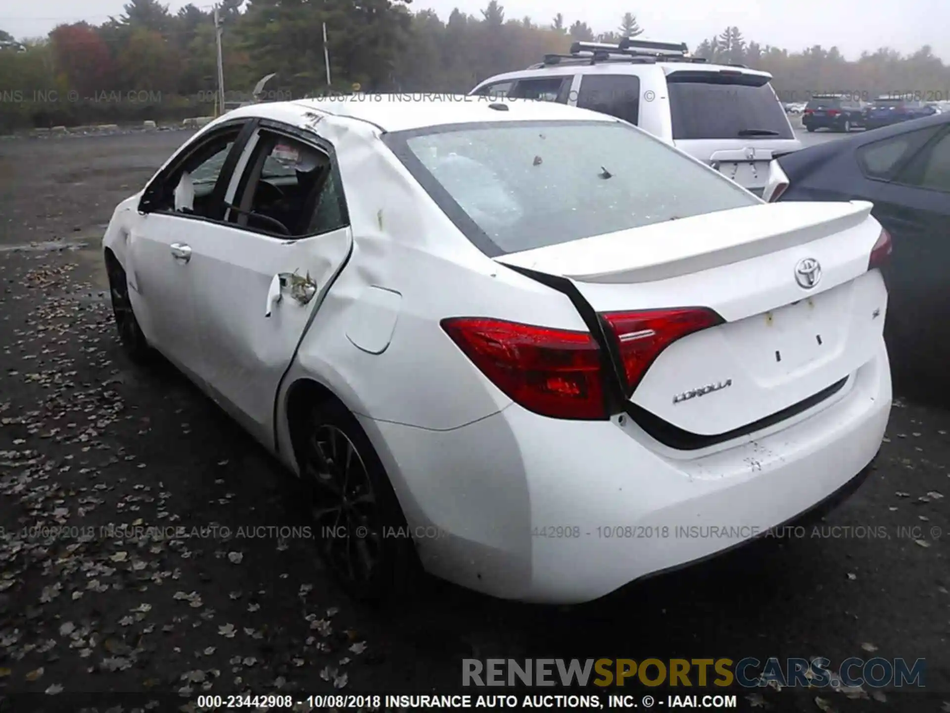 3 Photograph of a damaged car 2T1BURHE3KC127948 Toyota Corolla 2019