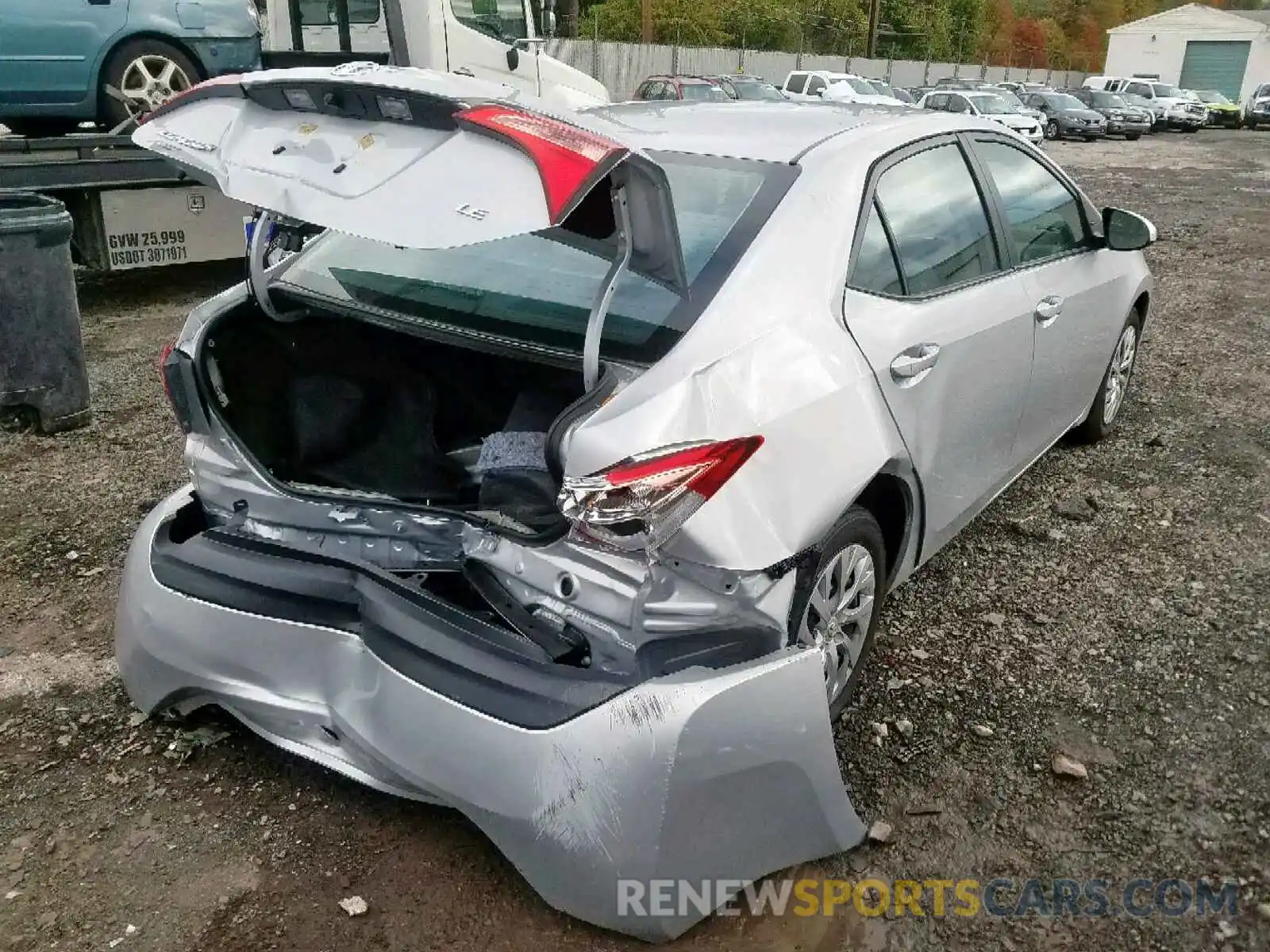 4 Photograph of a damaged car 2T1BURHE3KC128422 TOYOTA COROLLA 2019