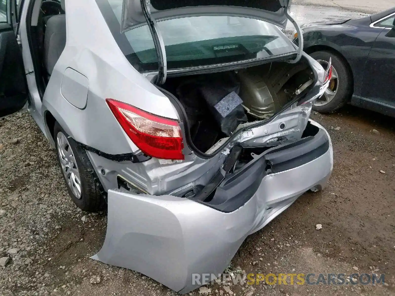 9 Photograph of a damaged car 2T1BURHE3KC128422 TOYOTA COROLLA 2019